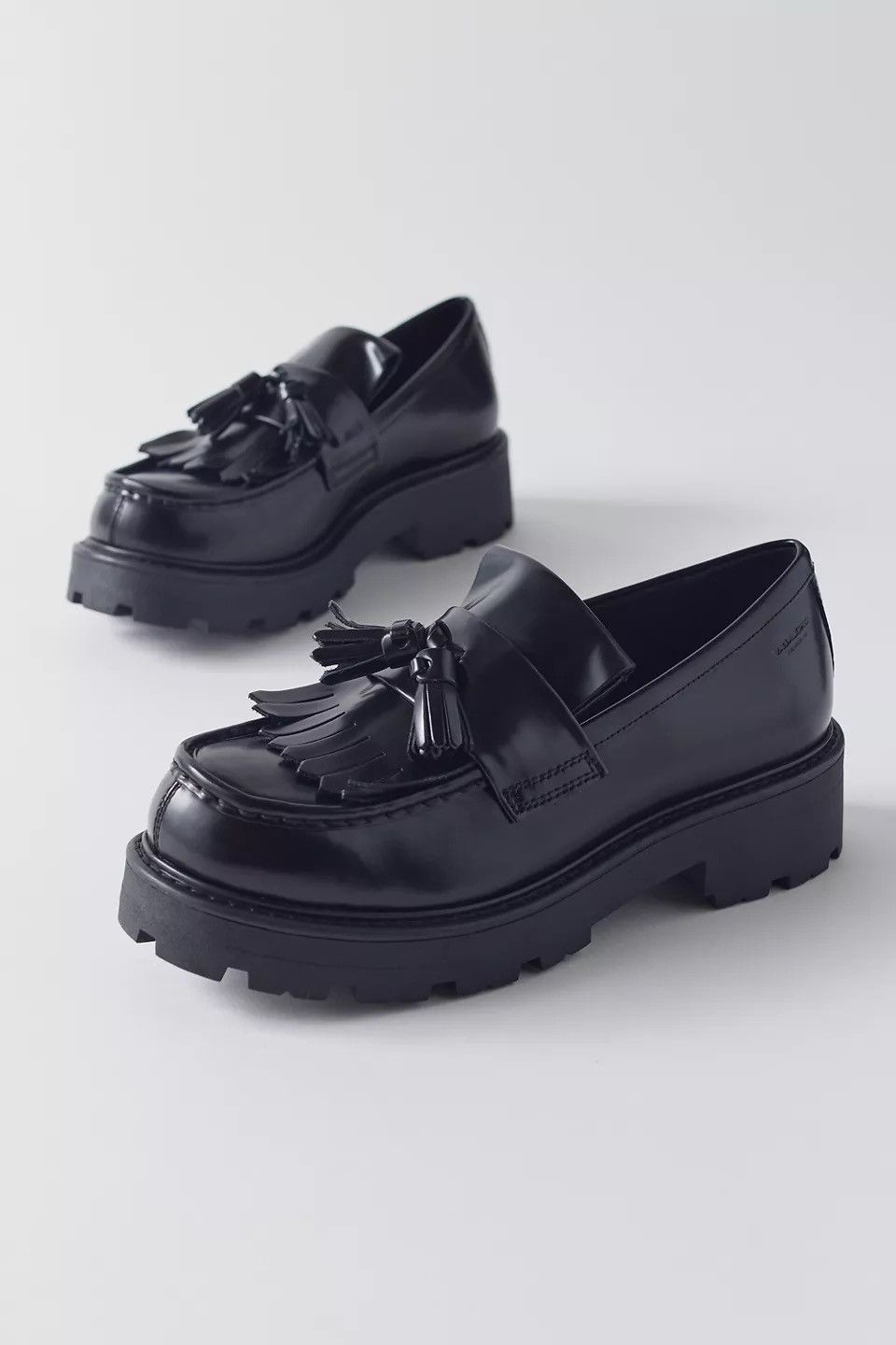 image of Vagabond Shoemakers Cosmo 2.0 Tassel Loafer in Black, Women's (Size 8)