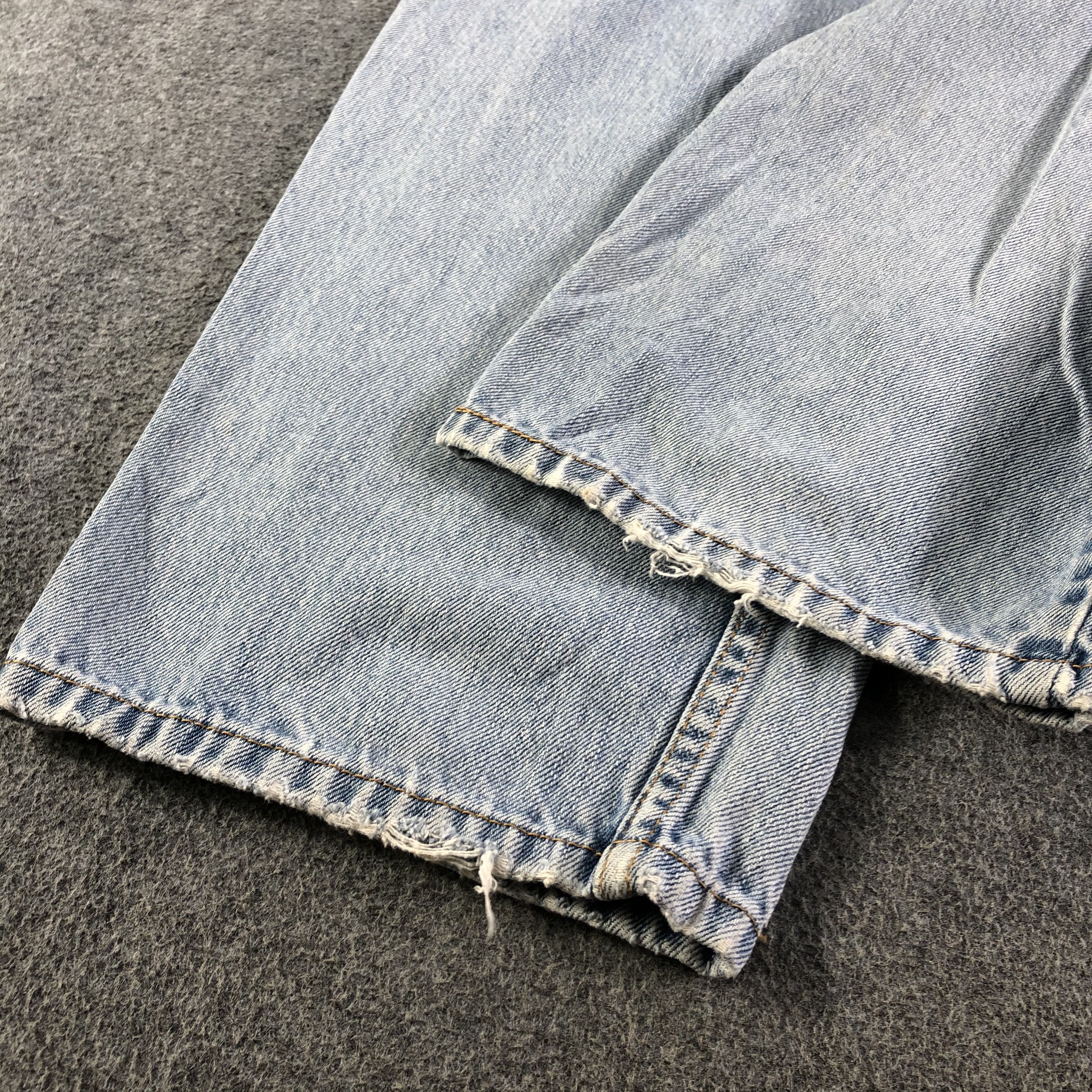 Levi's Vintage Light Wash Levis 560 Jeans-J3041 Size US 39 - 6 Thumbnail