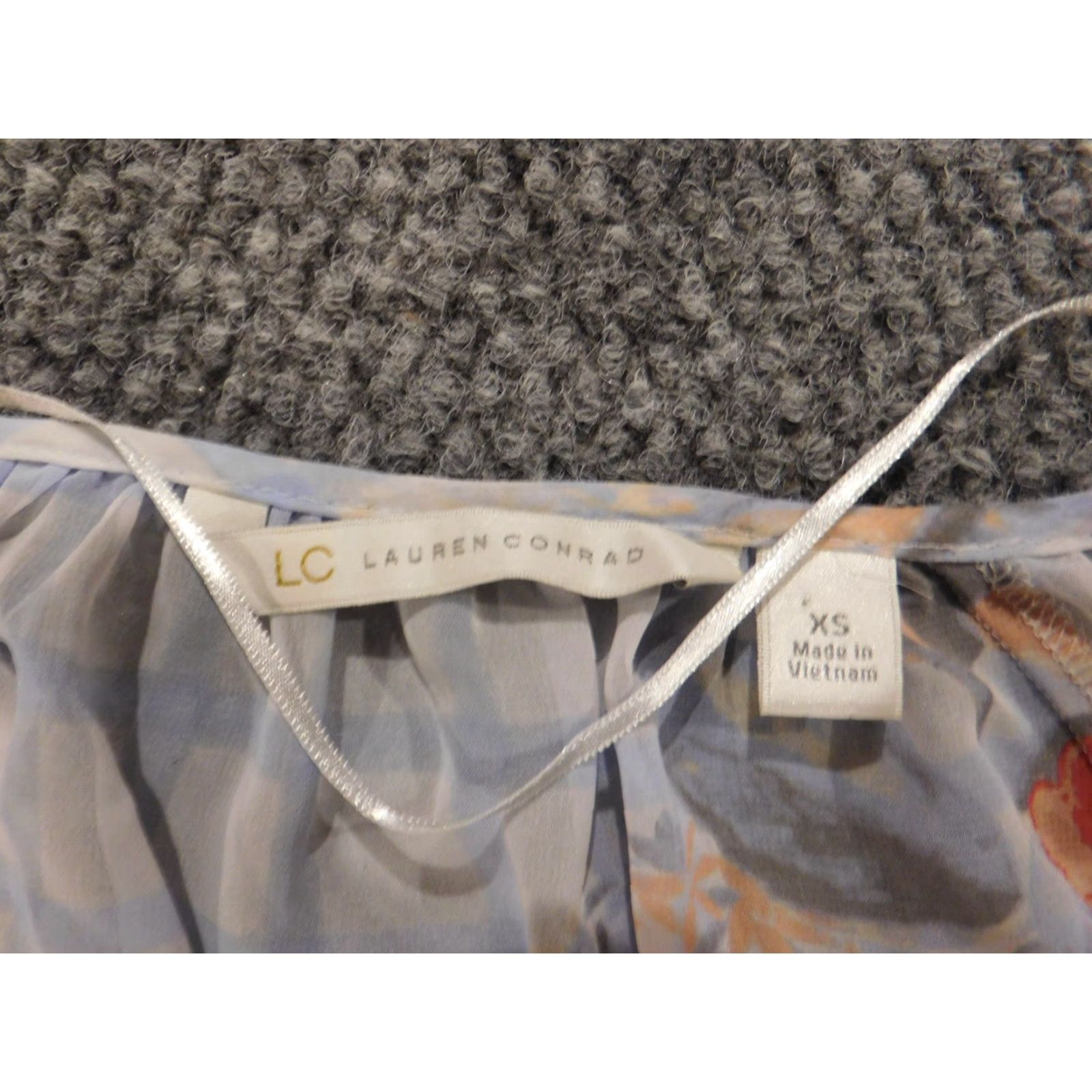 Vintage LC Lauren Conrad Blouse Womens XS Blue Floral Sheer Crew Neck Pullover Casual Size XS / US 0-2 / IT 36-38 - 5 Thumbnail