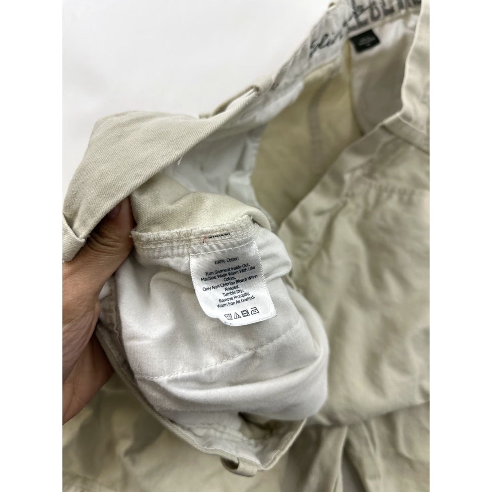 Eddie Bauer VINTAGE Eddie Bauer Shorts Men 42 Khaki Chino Hiking Trail Golf Safari Beige Solid Pockets 10in Inseam Classic Flat Front Mens Size US 42 / EU 58 - 7 Thumbnail