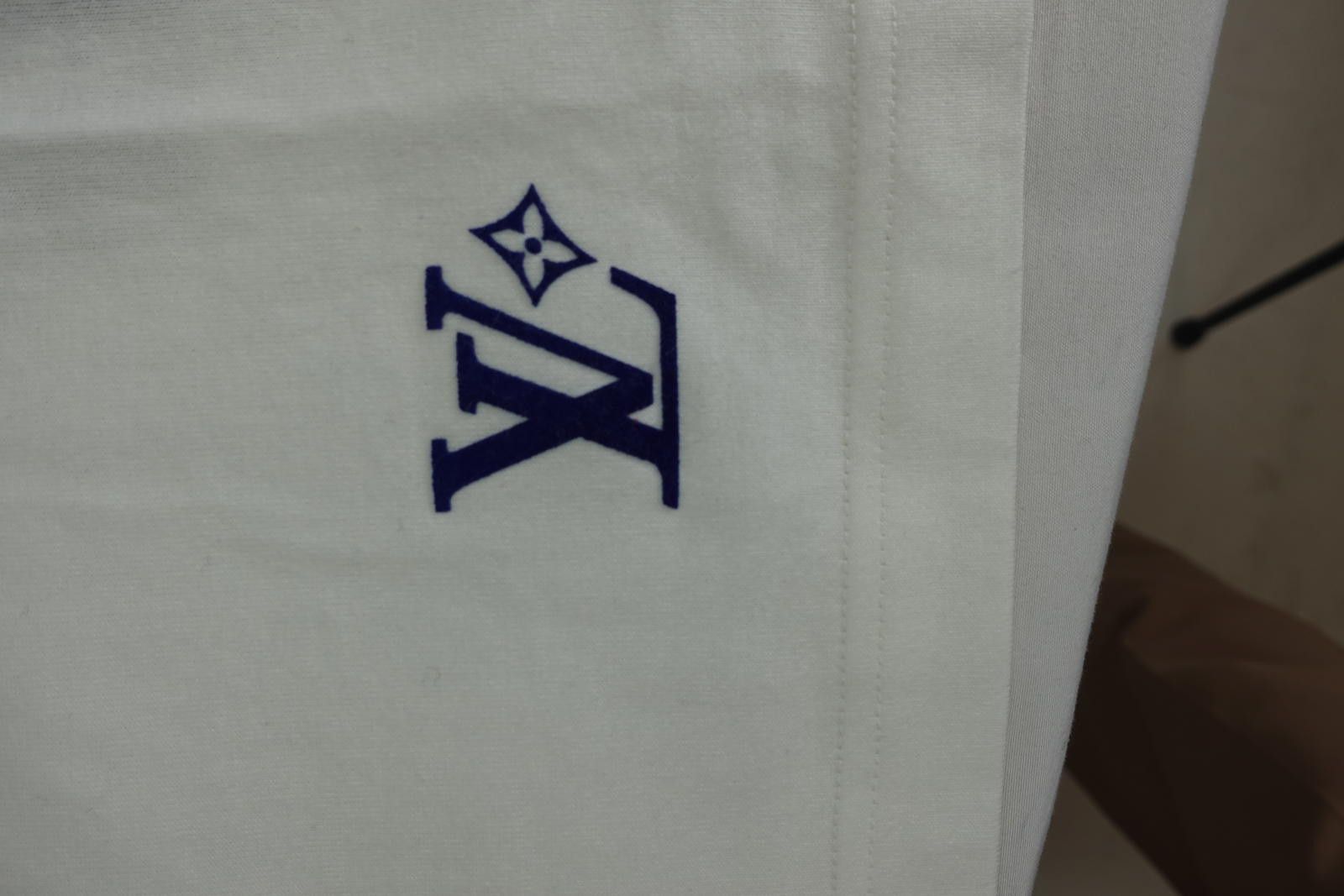 Louis Vuitton Louis Vuitton 'Le Monde Est A Vous" T-Shirt in White Size US XL / EU 56 / 4 - 4 Thumbnail