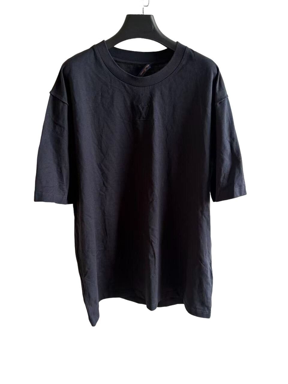 Louis Vuitton Louis Vuitton Embossed Logo T-Shirt XXL Size US XXL / EU 58 / 5 - 1 Thumbnail