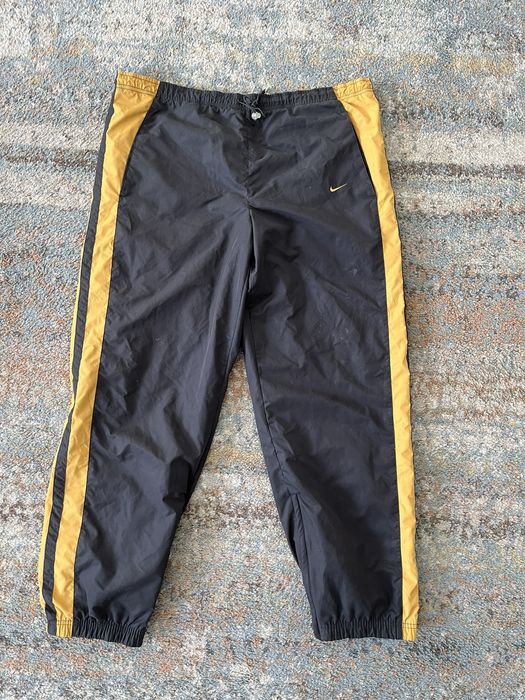 Nike swishy online joggers