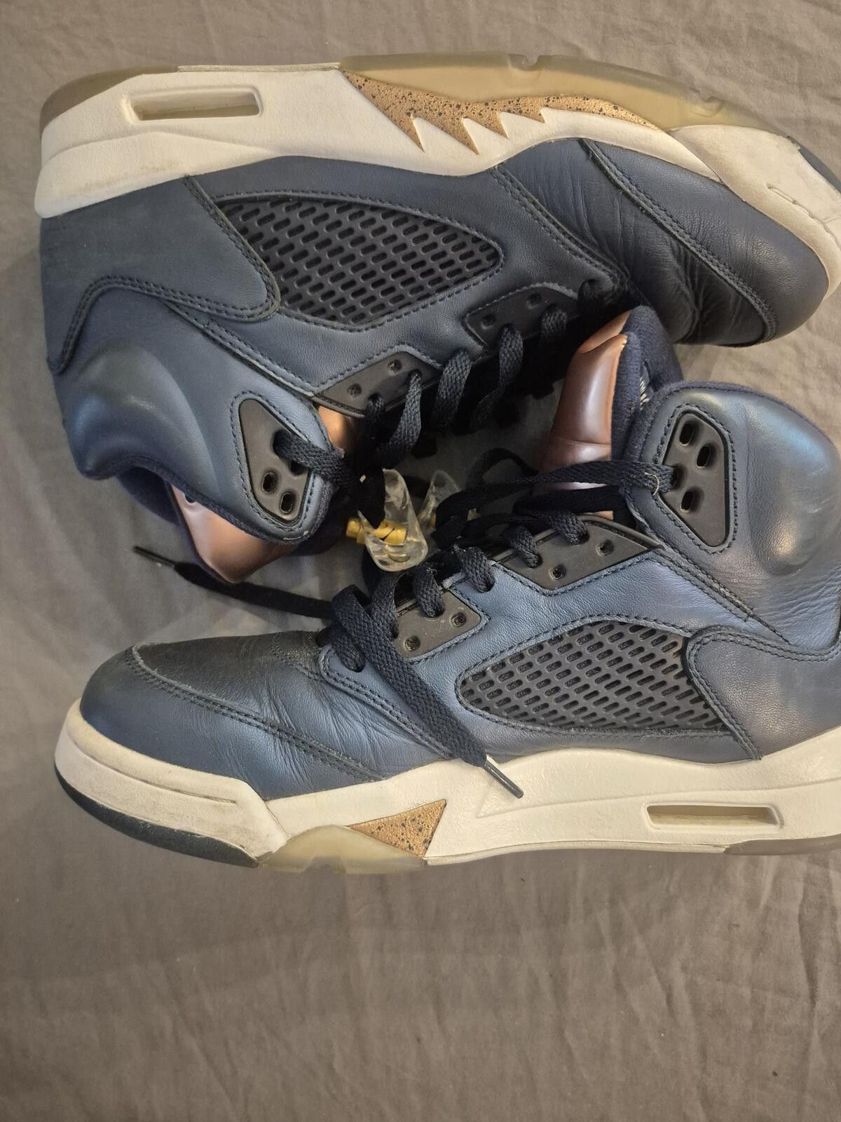 Jordan Brand Jordan 5 Retro Bronze Size 9.5 Mens Size US 9.5 / EU 42-43 - 4 Thumbnail