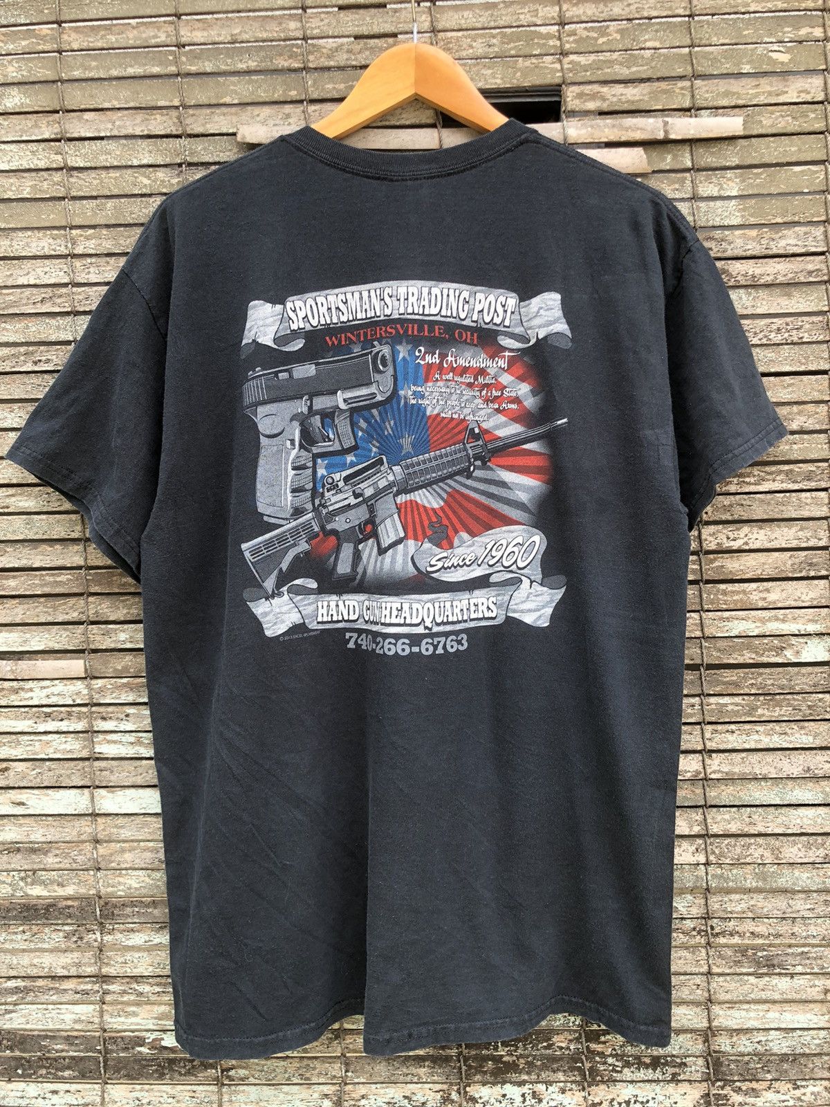 Vintage Vintage Y2K Sportmans Trading Post Hand Gun Backhit Tshirt Size US L / EU 52-54 / 3 - 1 Thumbnail