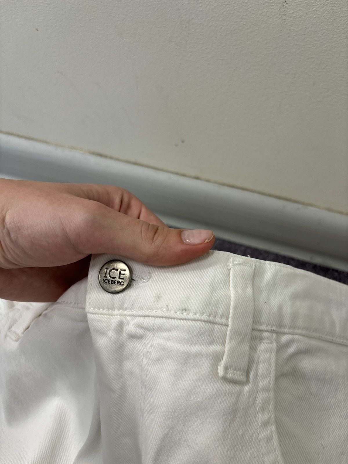 Iceberg Vintage Iceberg Men’s White Italian Denim Straight Fit Jeans Size US 31 - 8 Thumbnail