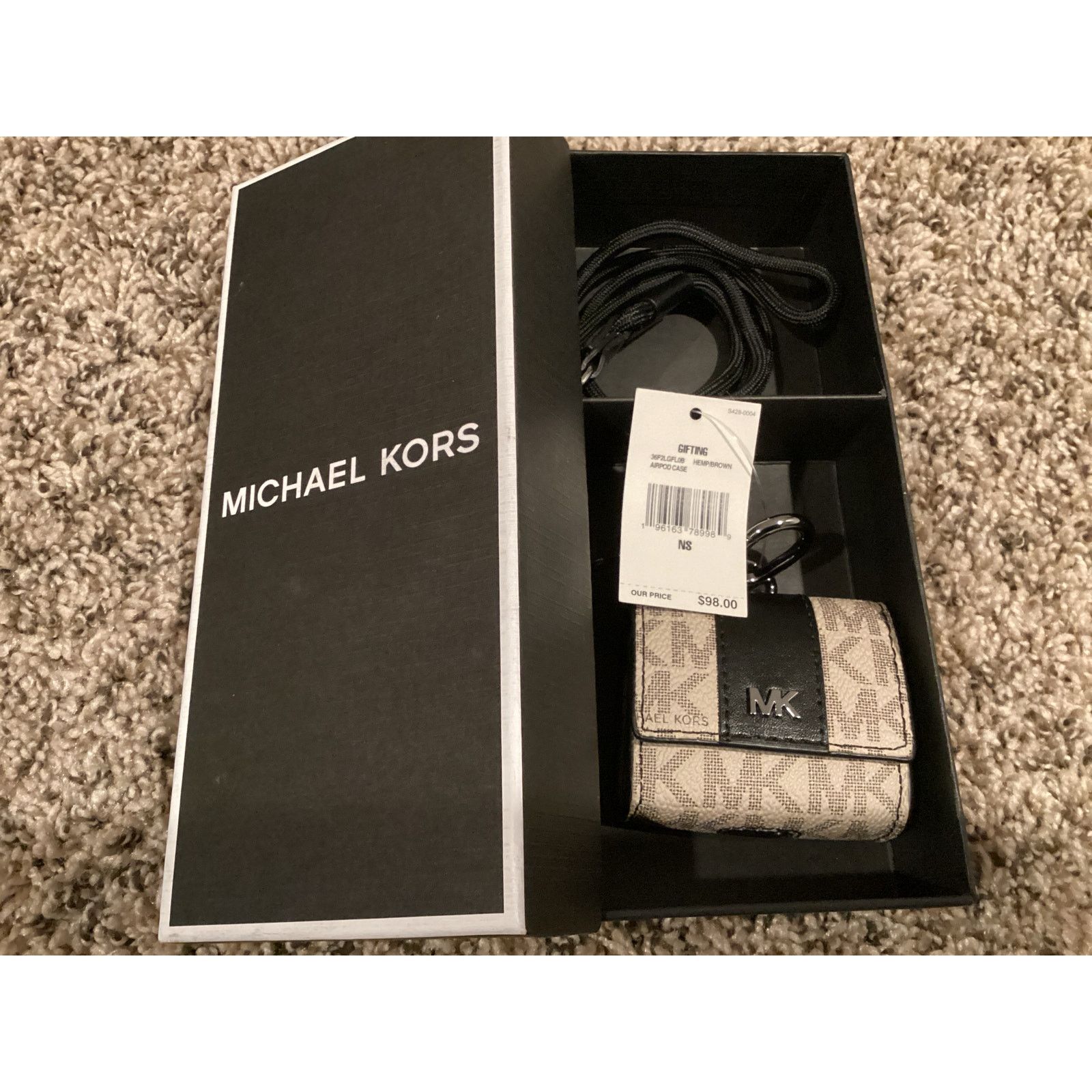 Michael Kors Michael Kors AirPod case NIB Size ONE SIZE - 5 Thumbnail