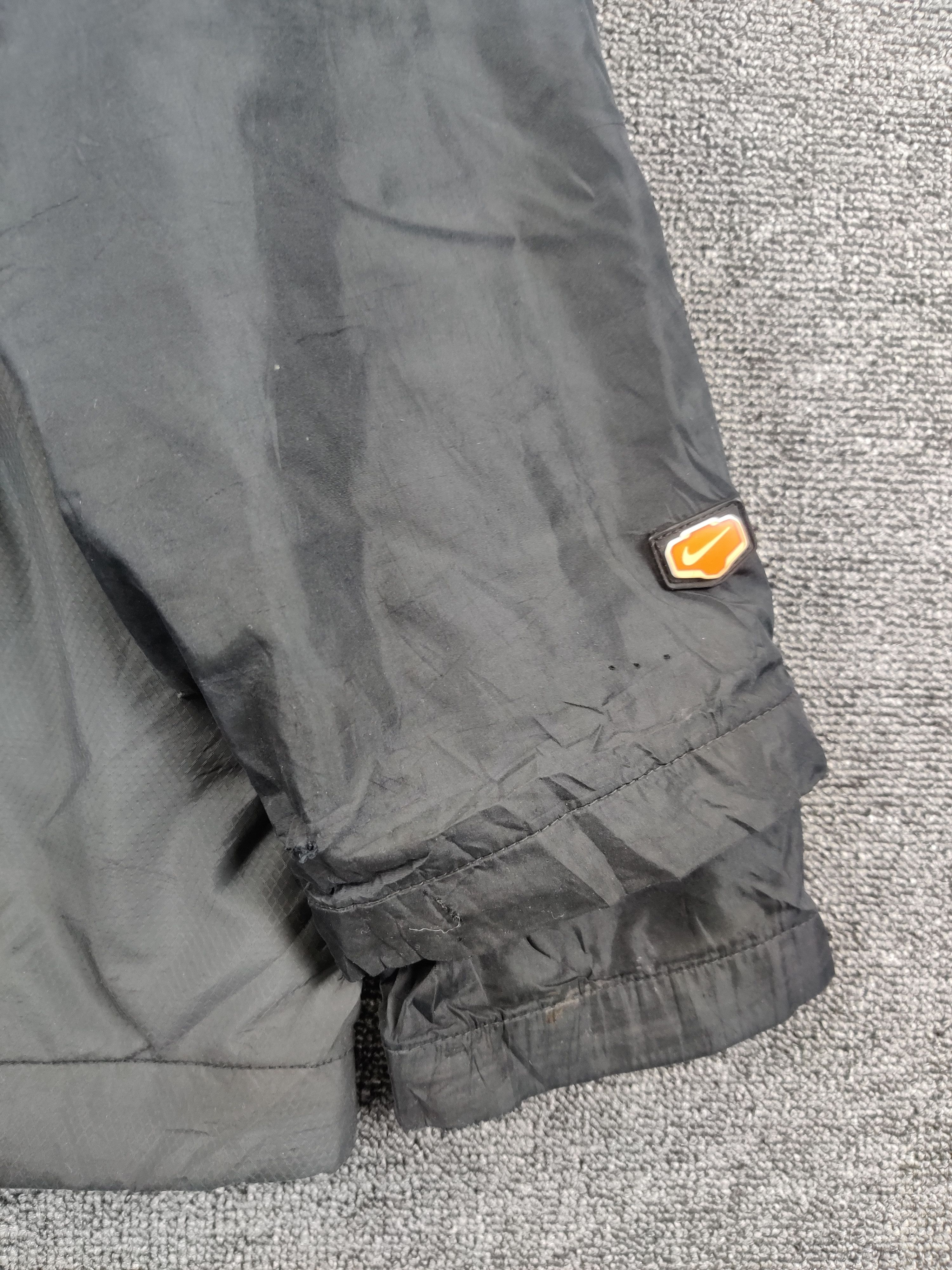 Nike Vintage Nike Windbreaker Light Jacket Size US L / EU 52-54 / 3 - 3 Thumbnail