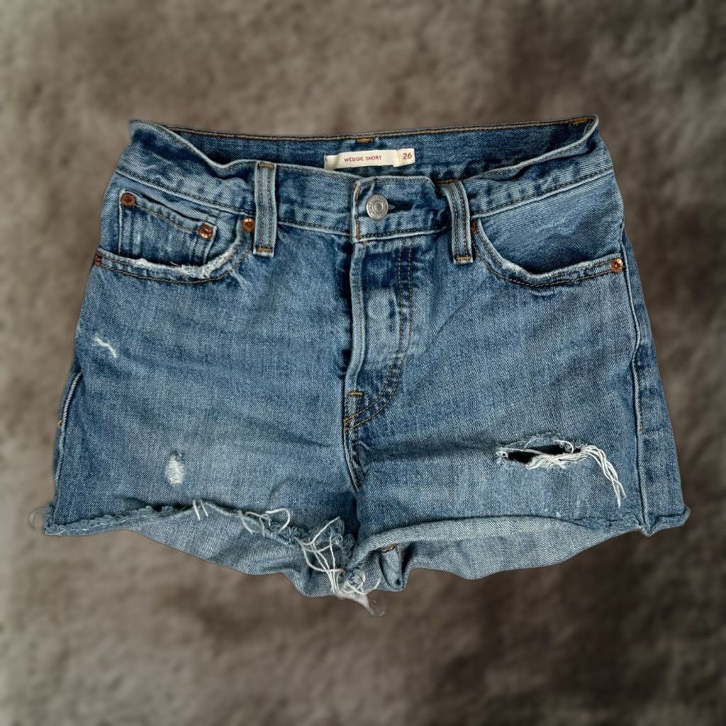 Levi's Levi’s Wedgie Denim Jean Shorts 26 Blue Daisy Dukes Distressed Button Fly Casual Summer Women Regular 90s Denim Shorts"} Size 26" / US 2 / IT 38 - 1 Thumbnail