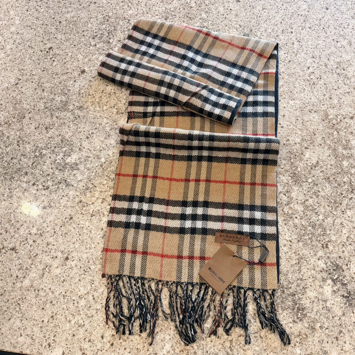 Burberry Authentic Burberry London England scarf Size ONE SIZE - 1 Thumbnail