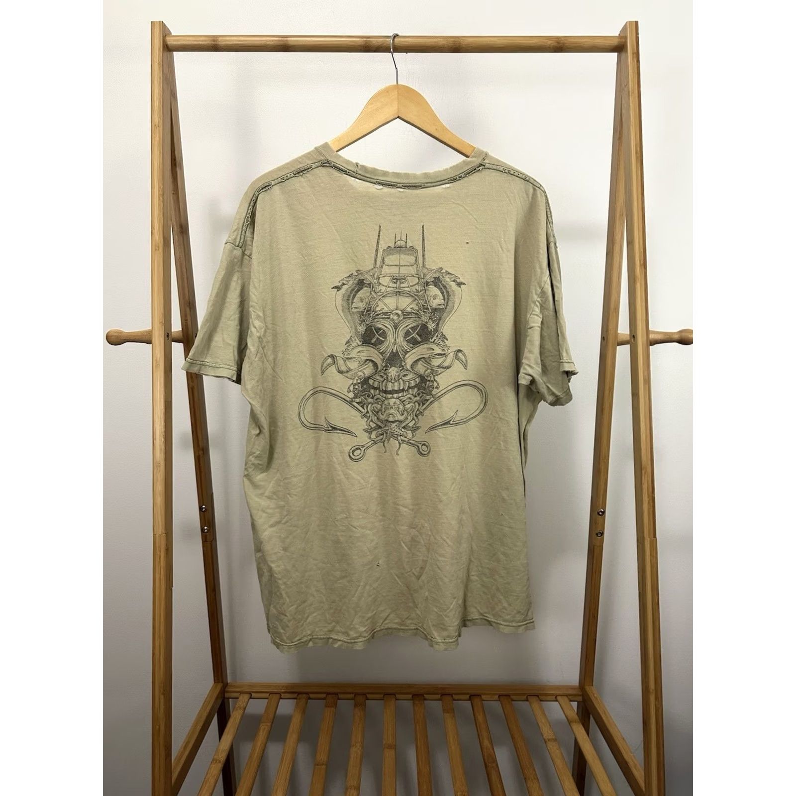 Vintage VTG Salt Life T-Shirt Pocket Shirt XL Brown Mens Distressed Faded Worn Thin Thick Thrashed Ocean Fishing Skull Grunge Art 90s Inspired Size US XL / EU 56 / 4 - 2 Thumbnail