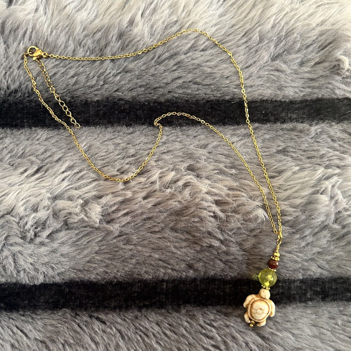 Handmade Handcrafted magnesite turtle beaded pendant necklace Size ONE SIZE - 5 Thumbnail