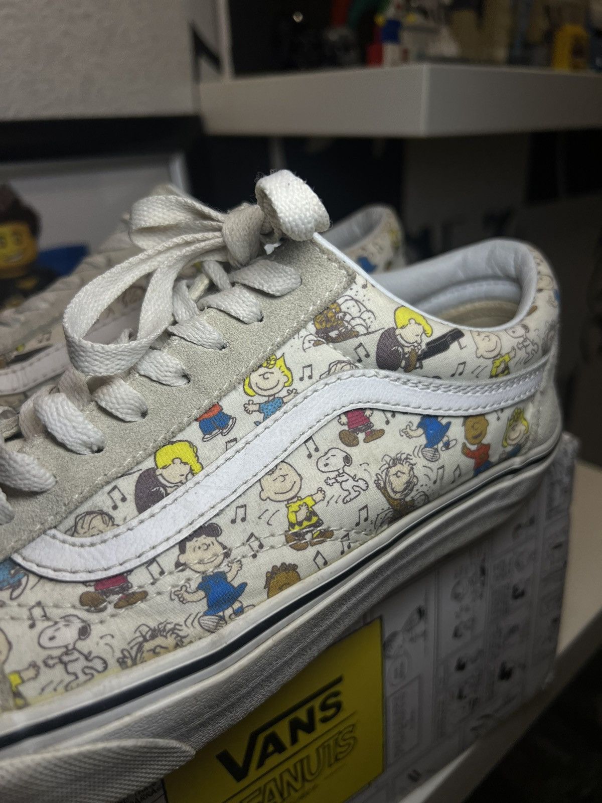 Peanuts × Vans (offers🤝)Vans x Peanuts Multi/True White low shoes 💫 Size US 9 / EU 42 - 5 Thumbnail