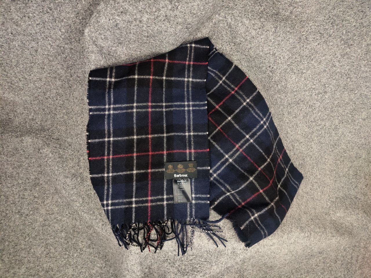 Barbour Barbour Classic woolen scarf in a dark blue check Unisex Size ONE SIZE - 12 Thumbnail