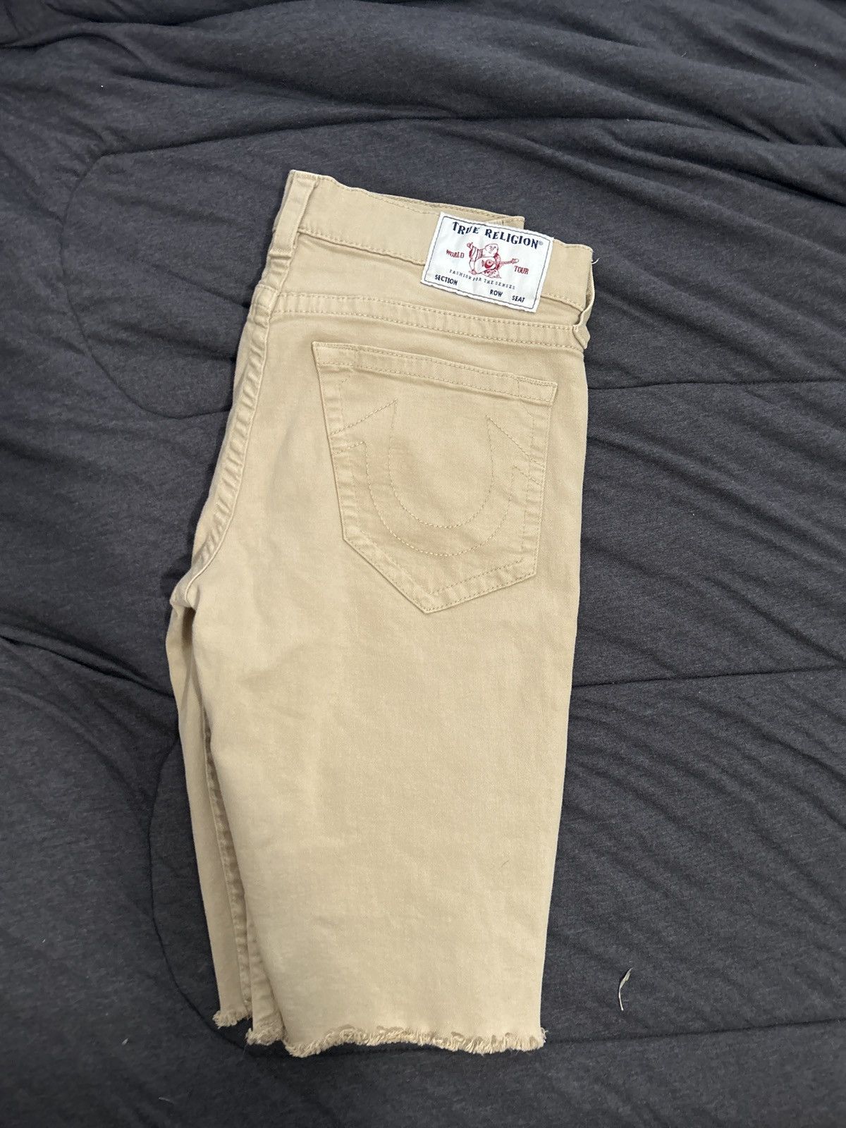 True Religion Ricky style jorts Size US 33 - 5 Thumbnail