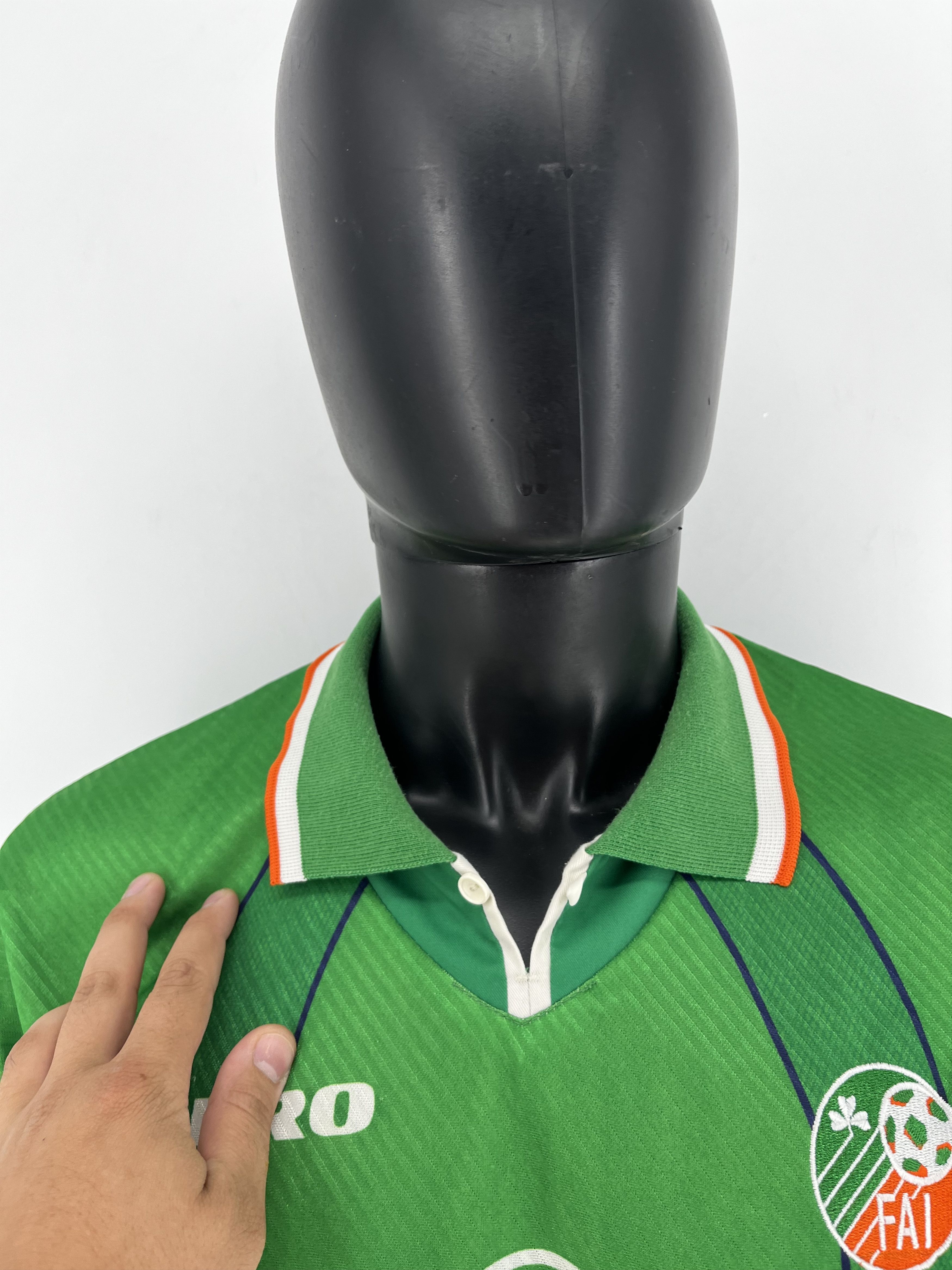 Other Ireland Home Football Shirt 1994/95 Adult Sz L Umbro Vintage Size US L / EU 52-54 / 3 - 14 Thumbnail