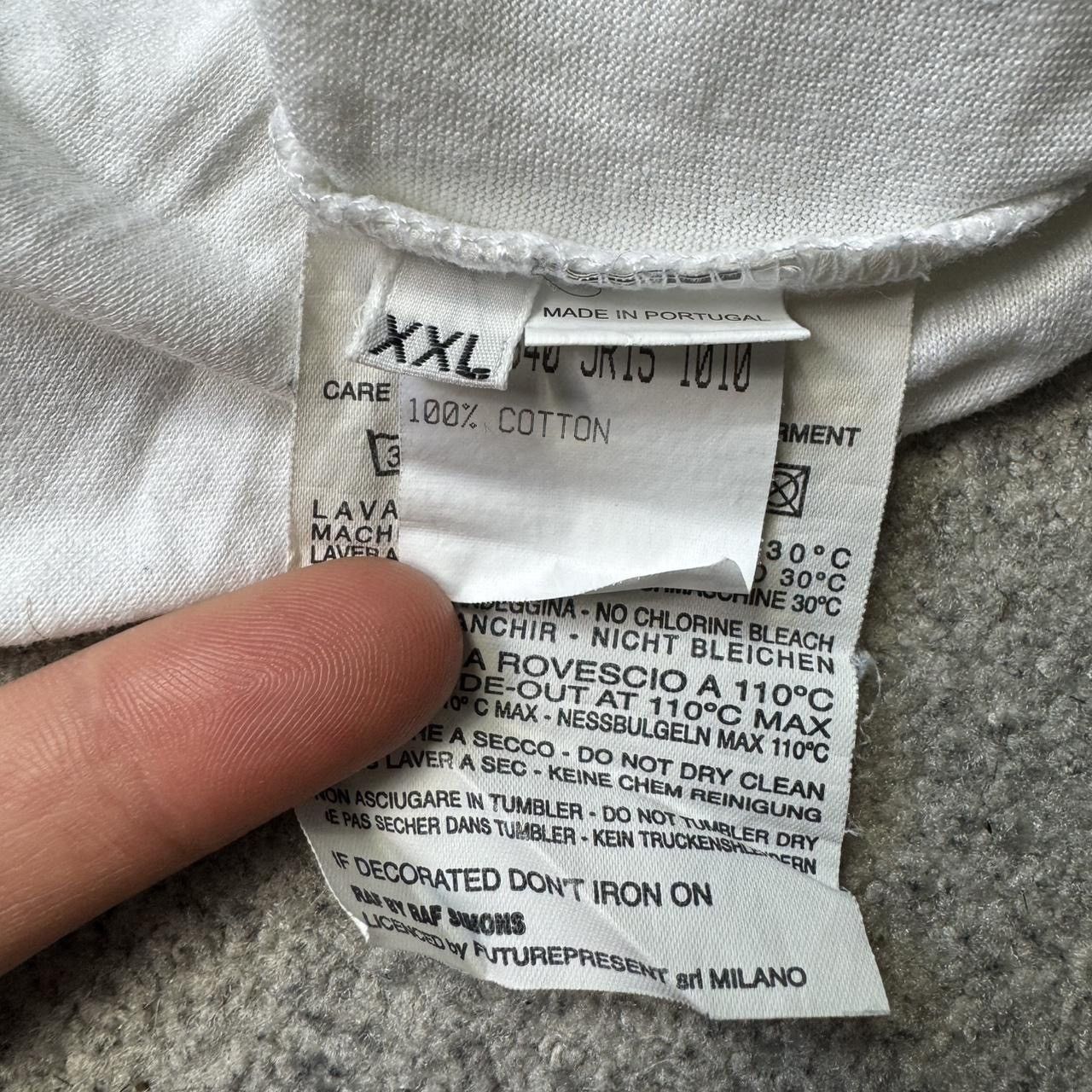 Raf by Raf Simons RAF by raf Simons 2000s observes randomly Tshirt white Size US L / EU 52-54 / 3 - 5 Thumbnail