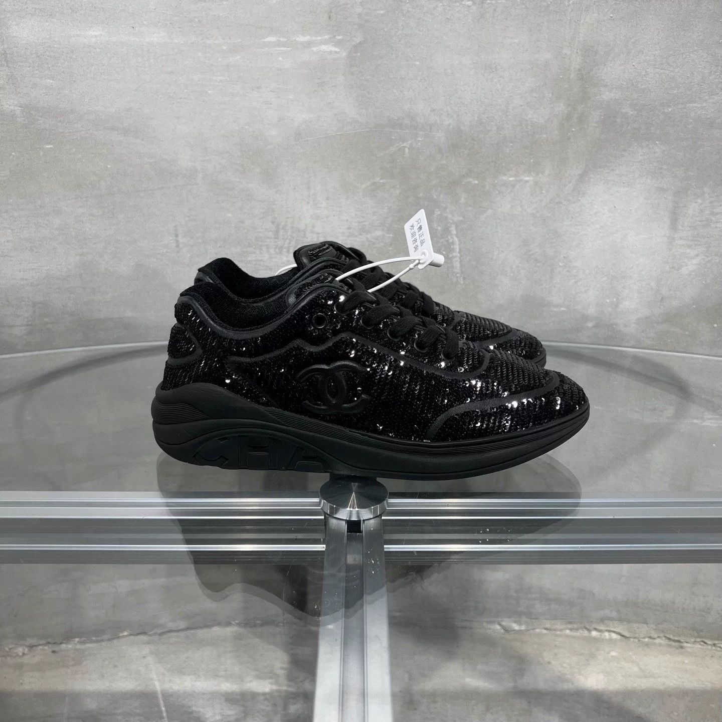 Chanel Chanel Classic Double C Sequin Black Sneakers 38.5 Size US 7.5 / IT 37.5 - 4 Thumbnail