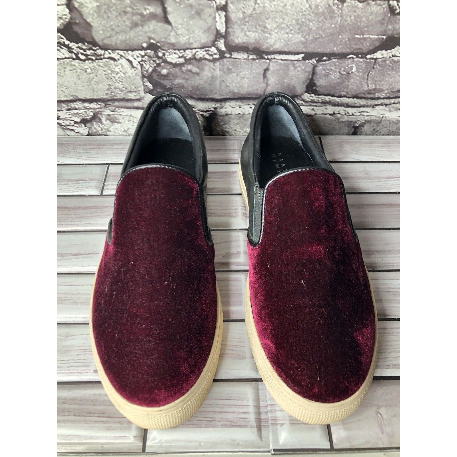 Barneys New York Barney’s New York Red Velvet Suede Slip On Casual Sneakers S Size US 6 / IT 36 - 2 Thumbnail