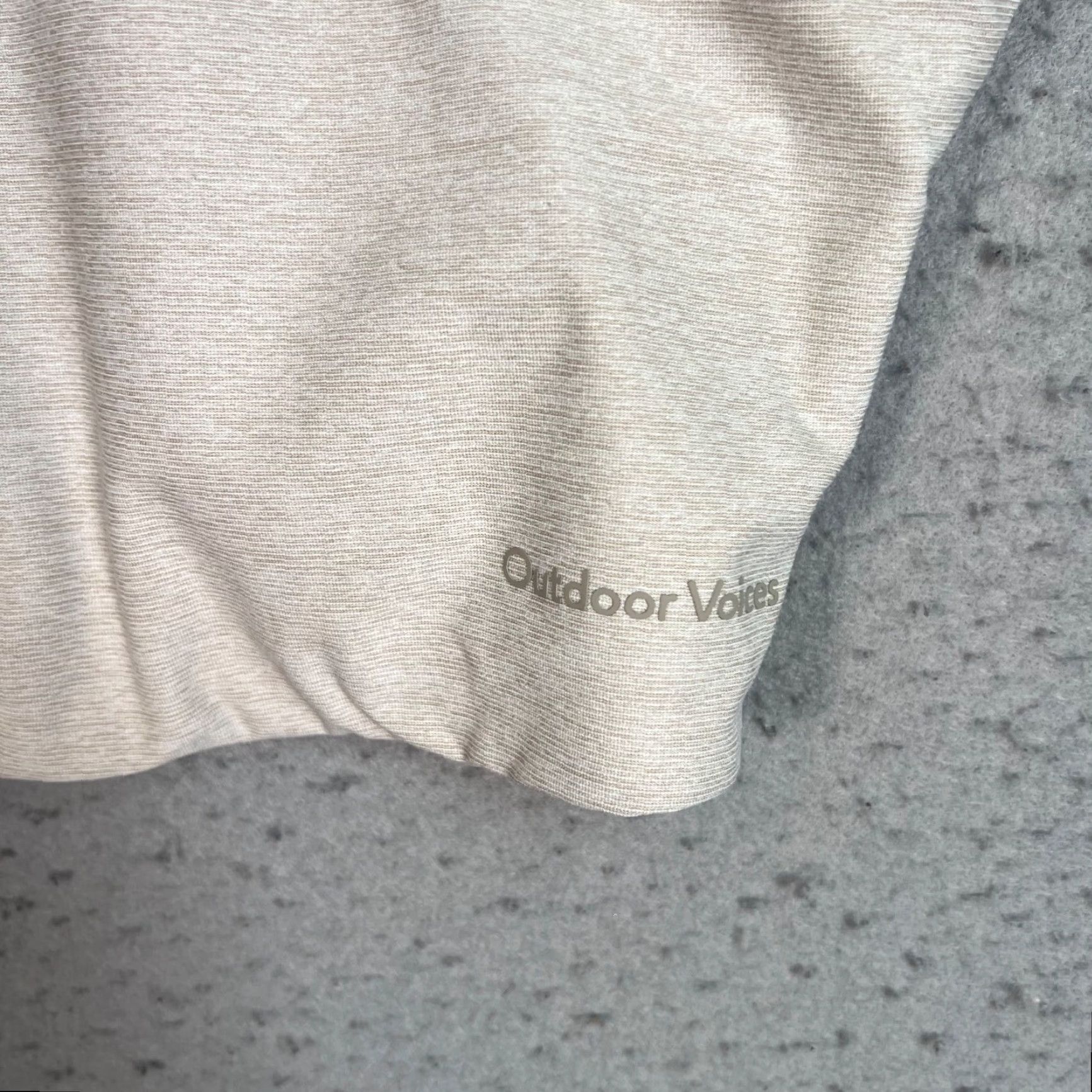 Outdoor Voices Outdoor Voices Top Womens Medium Heather Gray V-Neck Crop Top Athletic Gym Size M / US 6-8 / IT 42-44 - 5 Thumbnail