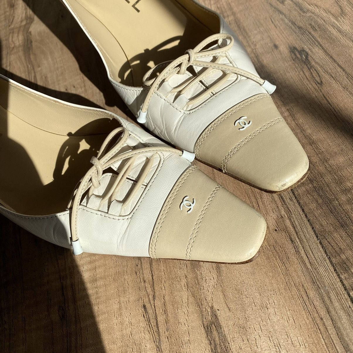 Chanel × Vintage Chanel 2003 Lace-up Bow Beige / White Pointed Toe Pumps Size US 6.5 / IT 36.5 - 6 Thumbnail