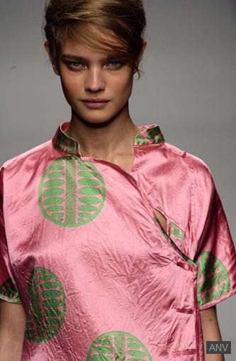 MIU MIU Cheongsam top SS 2003 Runway