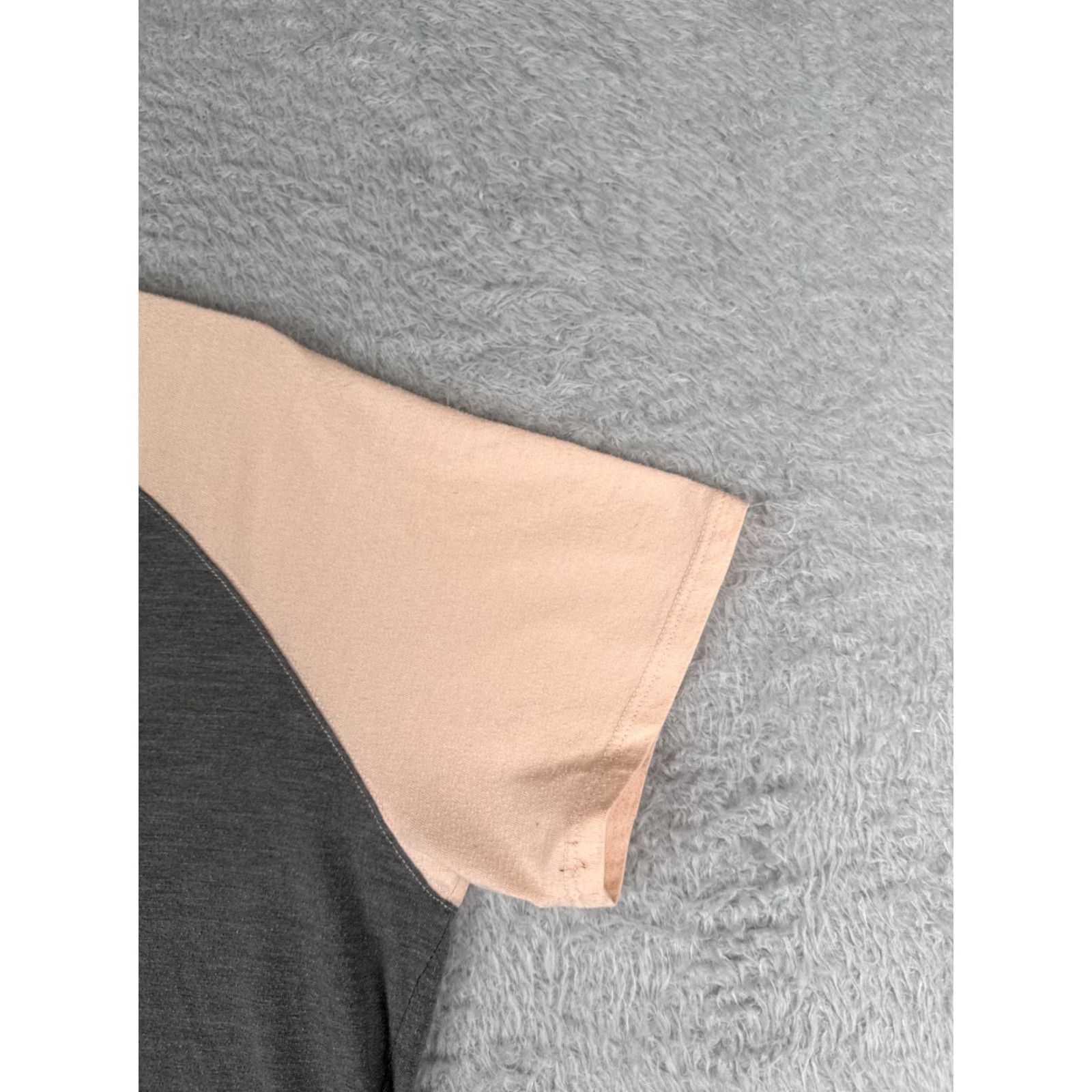 The North Face The North Face Shirt Womens Medium Gray Short Sleeve Crew Neck Polyester Blend Size M / US 6-8 / IT 42-44 - 2 Thumbnail