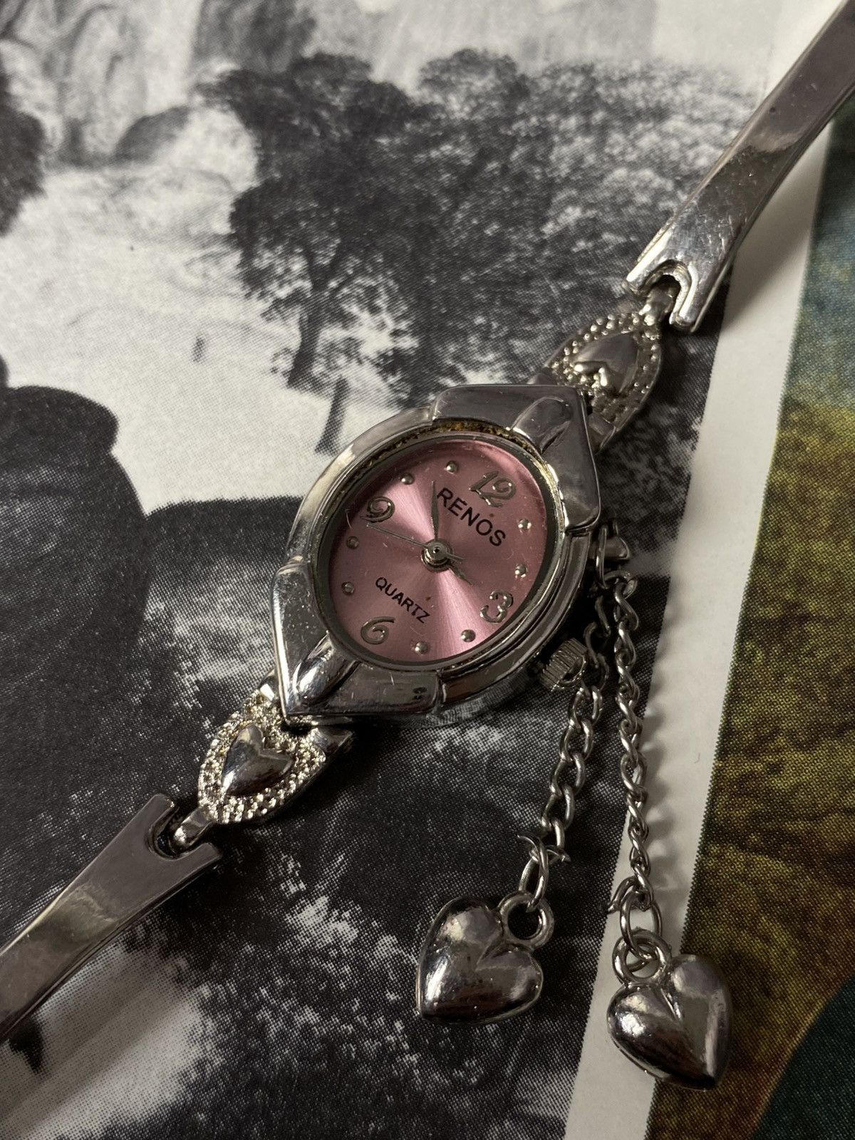 Hysteric Glamour Vintage RENOS Pink Dial Watch Heart Charms Silver Tone Size ONE SIZE - 3 Thumbnail