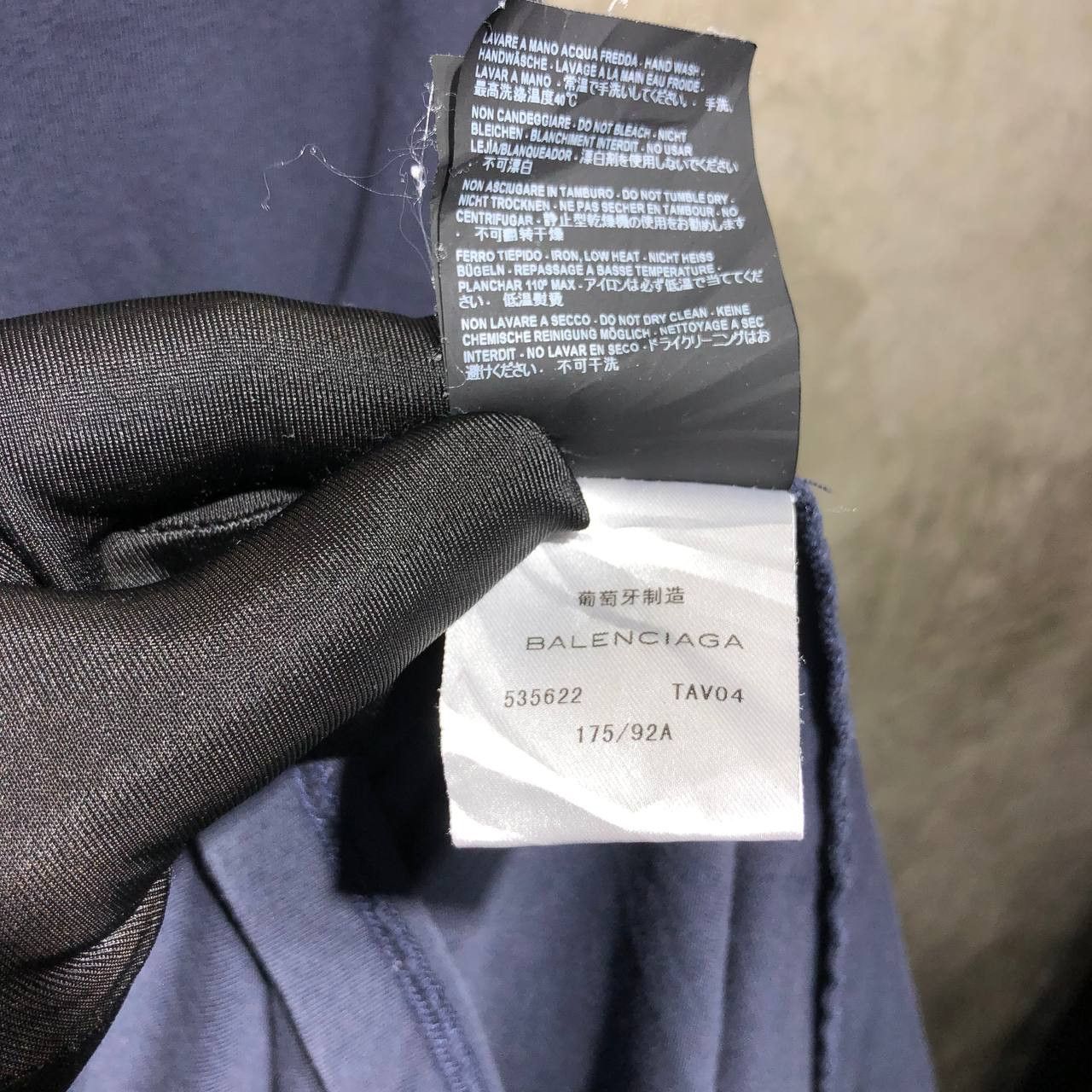 Balenciaga Balenciaga BB feather logo shirt Size US L / EU 52-54 / 3 - 11 Thumbnail