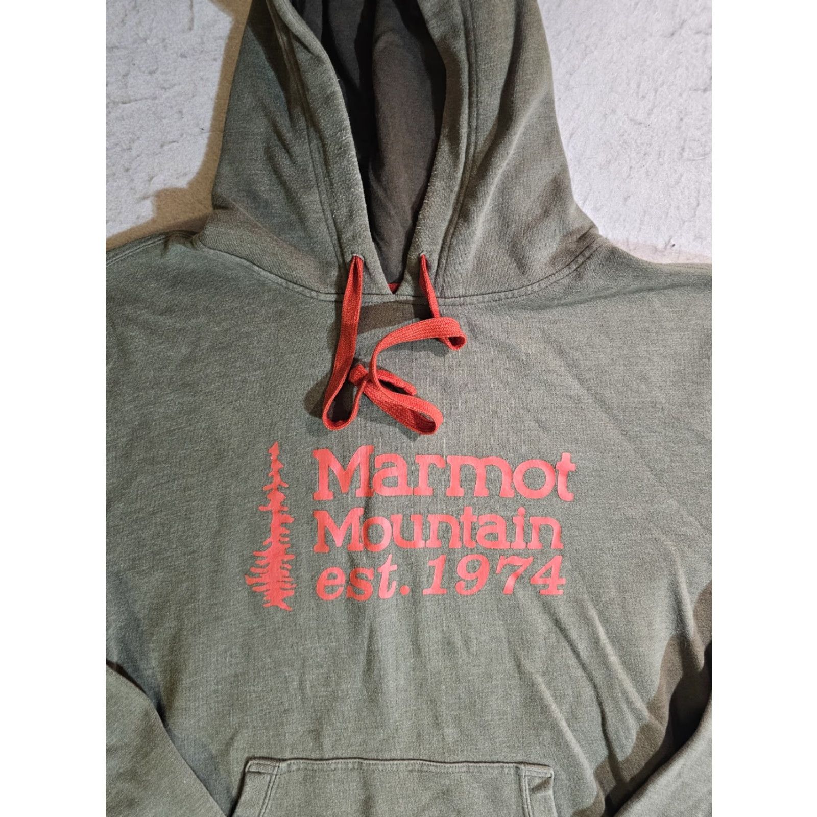 Marmot Marmot Mountain Classic Outdoor Graphic Logo Hooded Sweatshirt Mens XL Size X-Large Green Logo Graphic Print All Seasons Hooded Pullover Size US XL / EU 56 / 4 - 2 Thumbnail