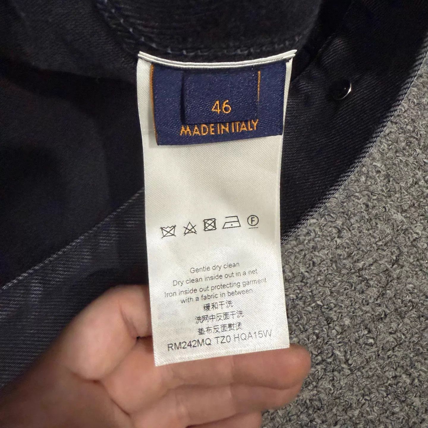 Louis Vuitton LV Blue-Black Grad Denim Jkt Embossed All-Over Logo NWOT 46 Size US S / EU 44-46 / 1 - 4 Thumbnail