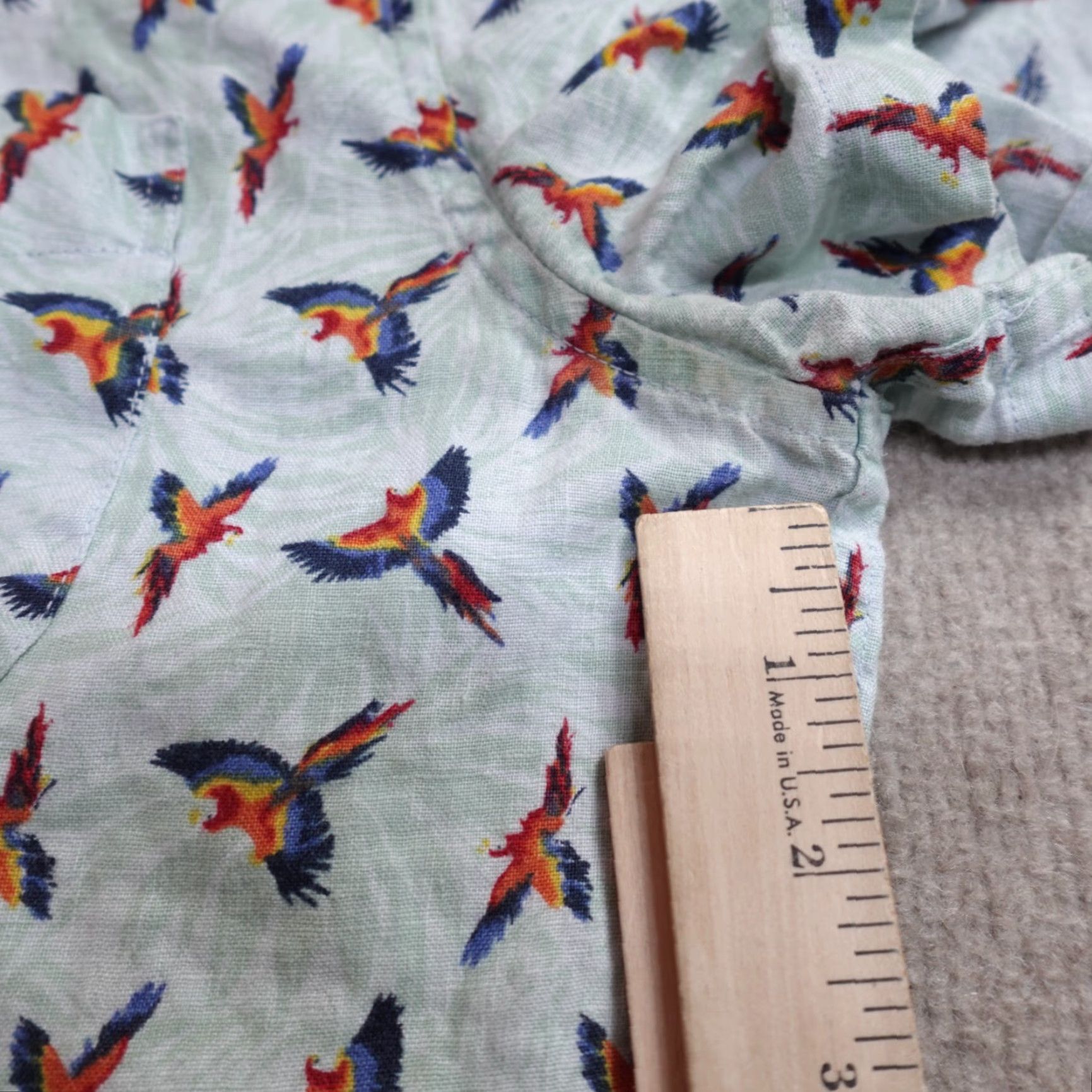 J.Crew J.Crew Shirt Large Blue Linen All Over Parrots Slim Button-Up Short Sleeve Mens 100% Linen Blue Geometric Pattern Regular Size L Size US L / EU 52-54 / 3 - 3 Thumbnail