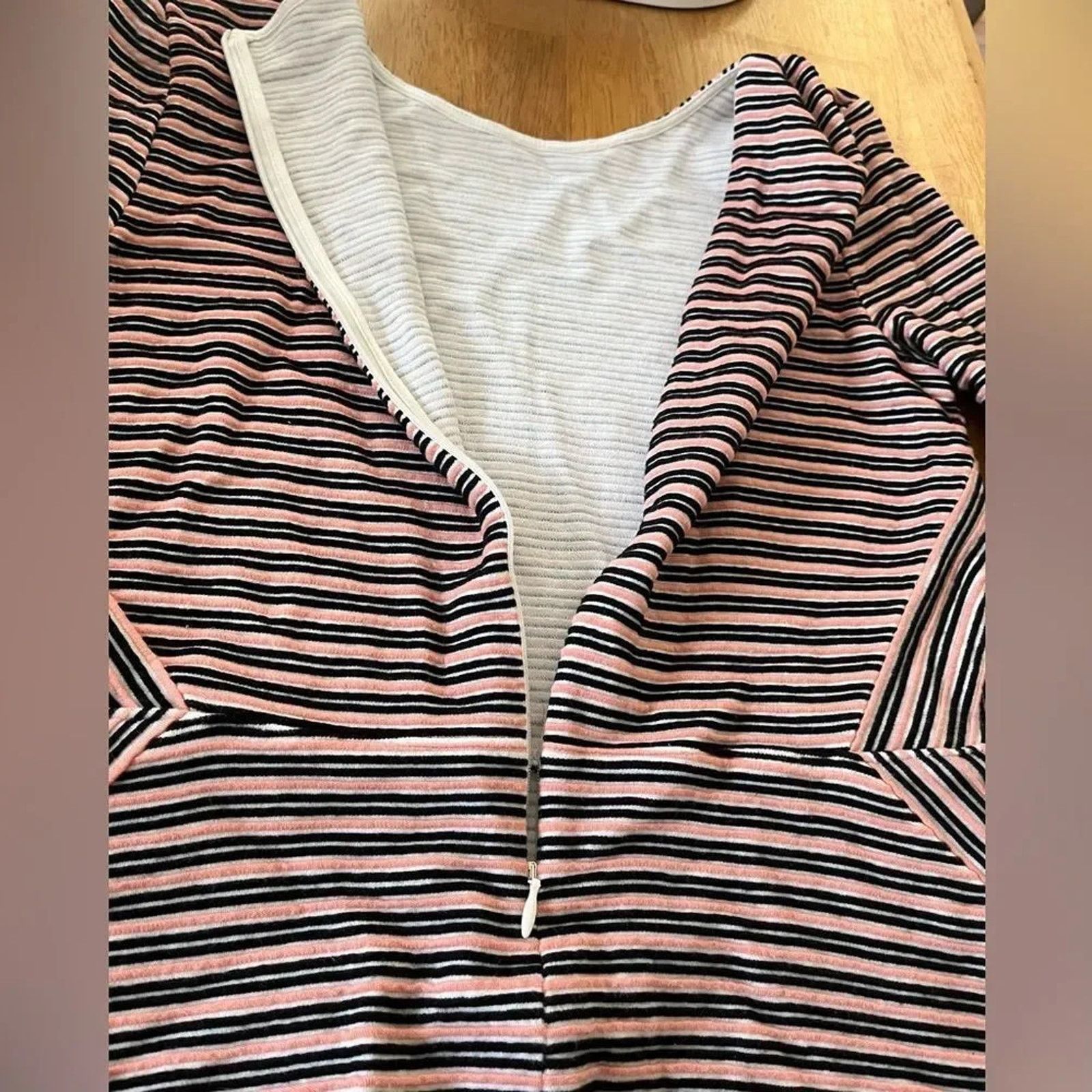 Talbots Talbots peach & black striped peplum top, size medium Size M / US 6-8 / IT 42-44 - 3 Thumbnail