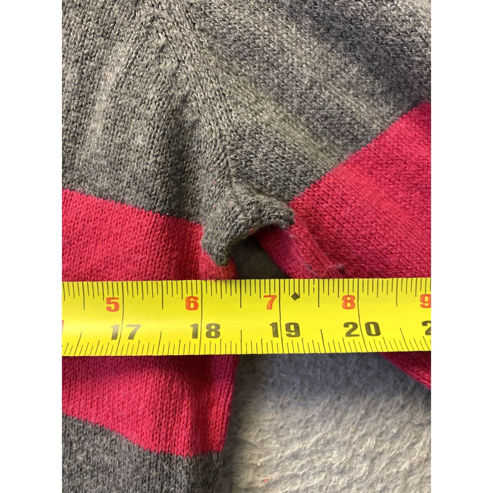 Gap Gap Sweater Women L Gray Magenta V Neck Large / 96-12 Size L / US 10 / IT 46 - 4 Thumbnail