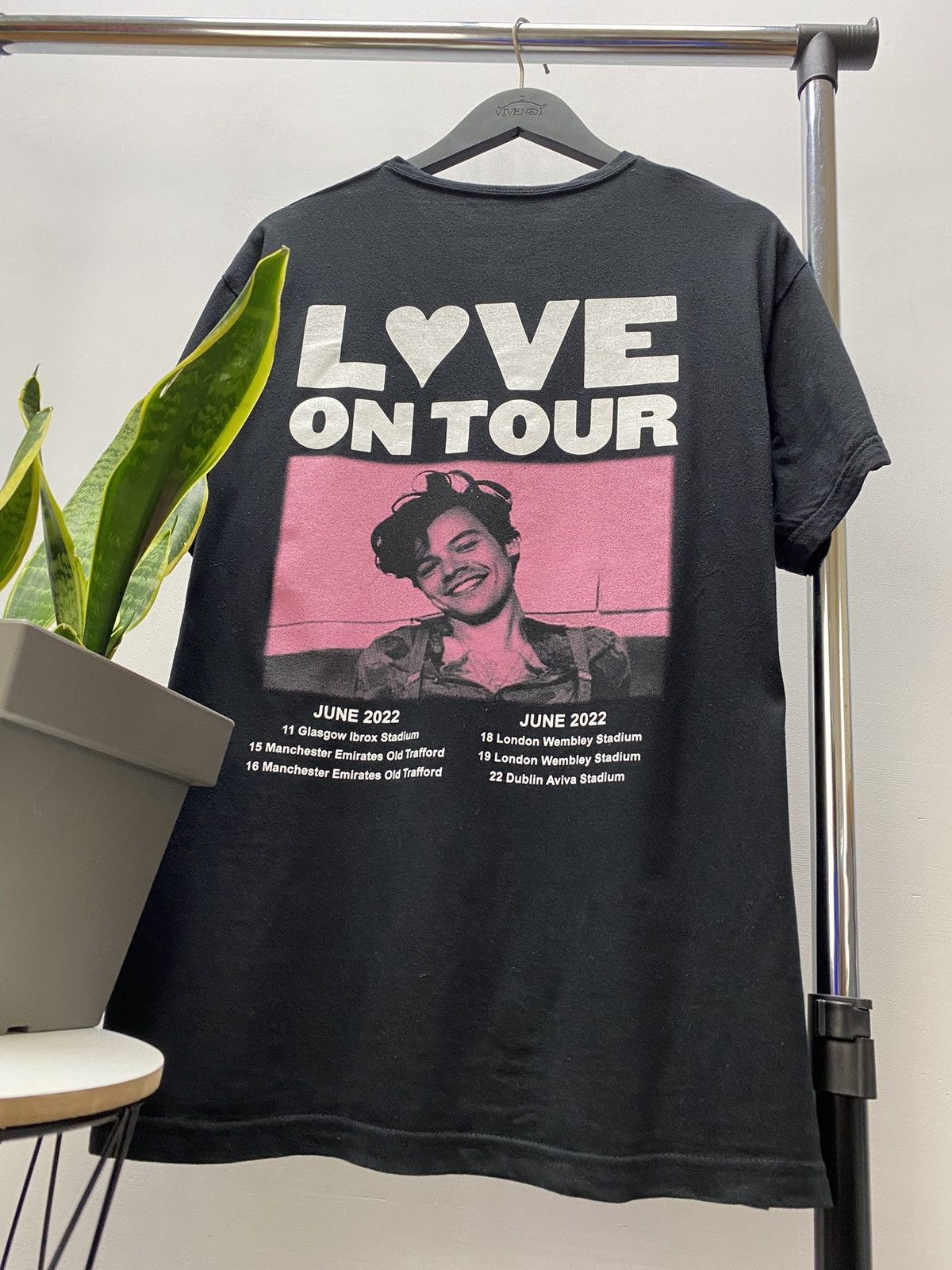 Band Tees Harry Styles Love on Tour 2022 T Shirt Size US XL / EU 56 / 4 - 14 Thumbnail