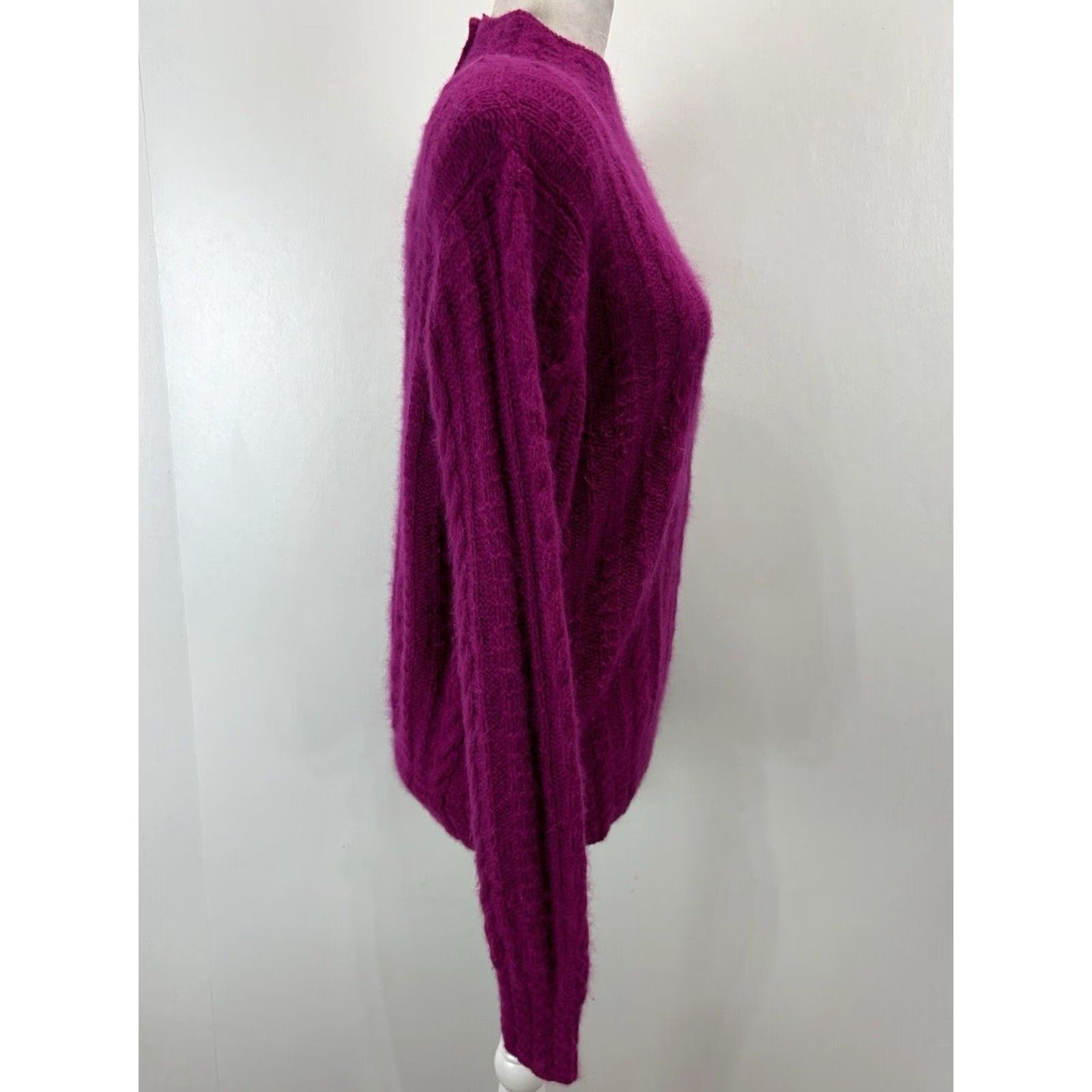 Abercrombie & Fitch VINTAGE Abercrombie & Fitch Cableknit Sweater Women's Medium Fuchsia Lambswool 90s Winter Size M / US 6-8 / IT 42-44 - 4 Thumbnail