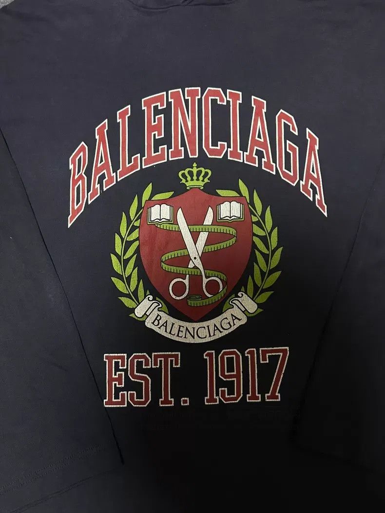 Balenciaga Balenciaga Scissor Badge Hoodie Size US S / EU 44-46 / 1 - 4 Thumbnail