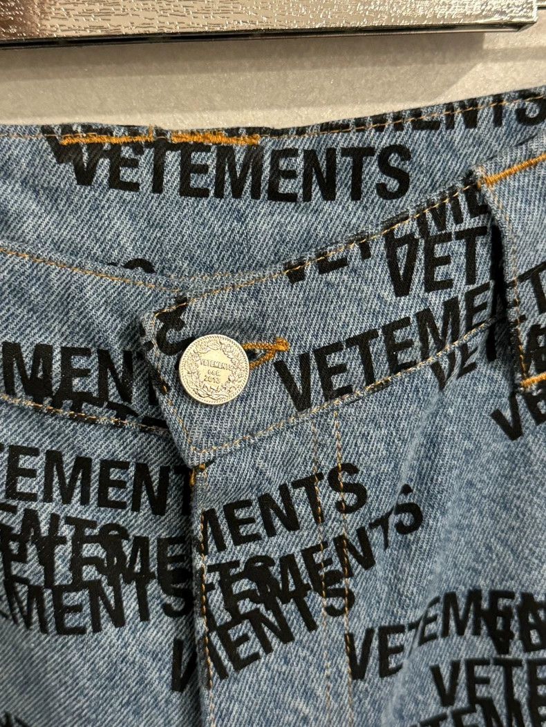 Vetements Vetements Washed Distressed Print Short Sleeve Size US 32 / EU 48 - 4 Thumbnail