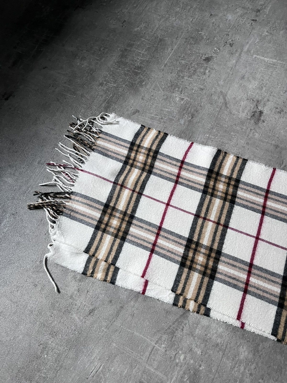 Burberry Burberrys vintage scarf cream wool Size ONE SIZE - 6 Thumbnail
