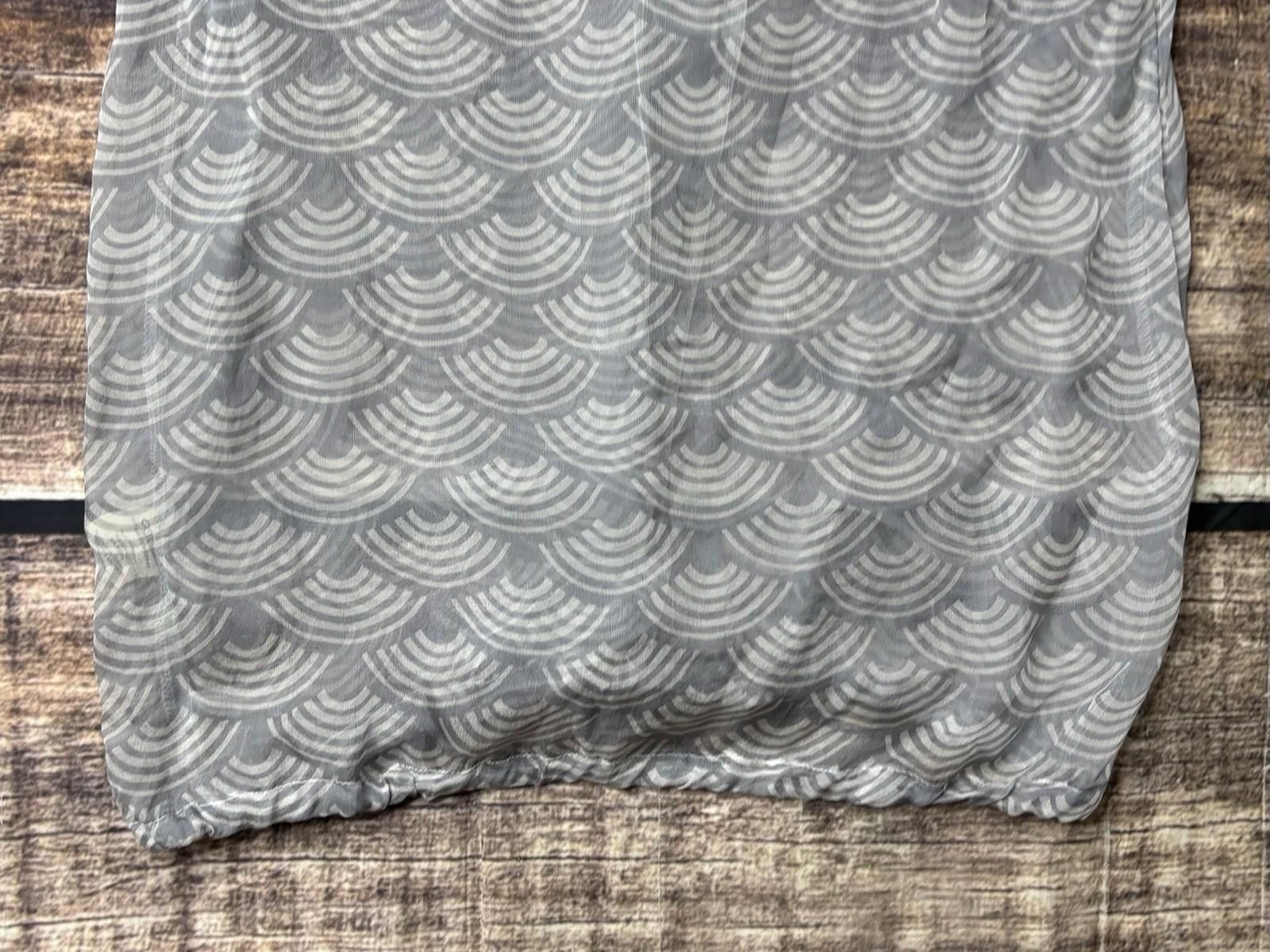 Enrico Coveri Covet Top Women's XS/TP 100% Silk Geometric Sheer Tie Hem Size XS / US 0-2 / IT 36-38 - 8 Thumbnail