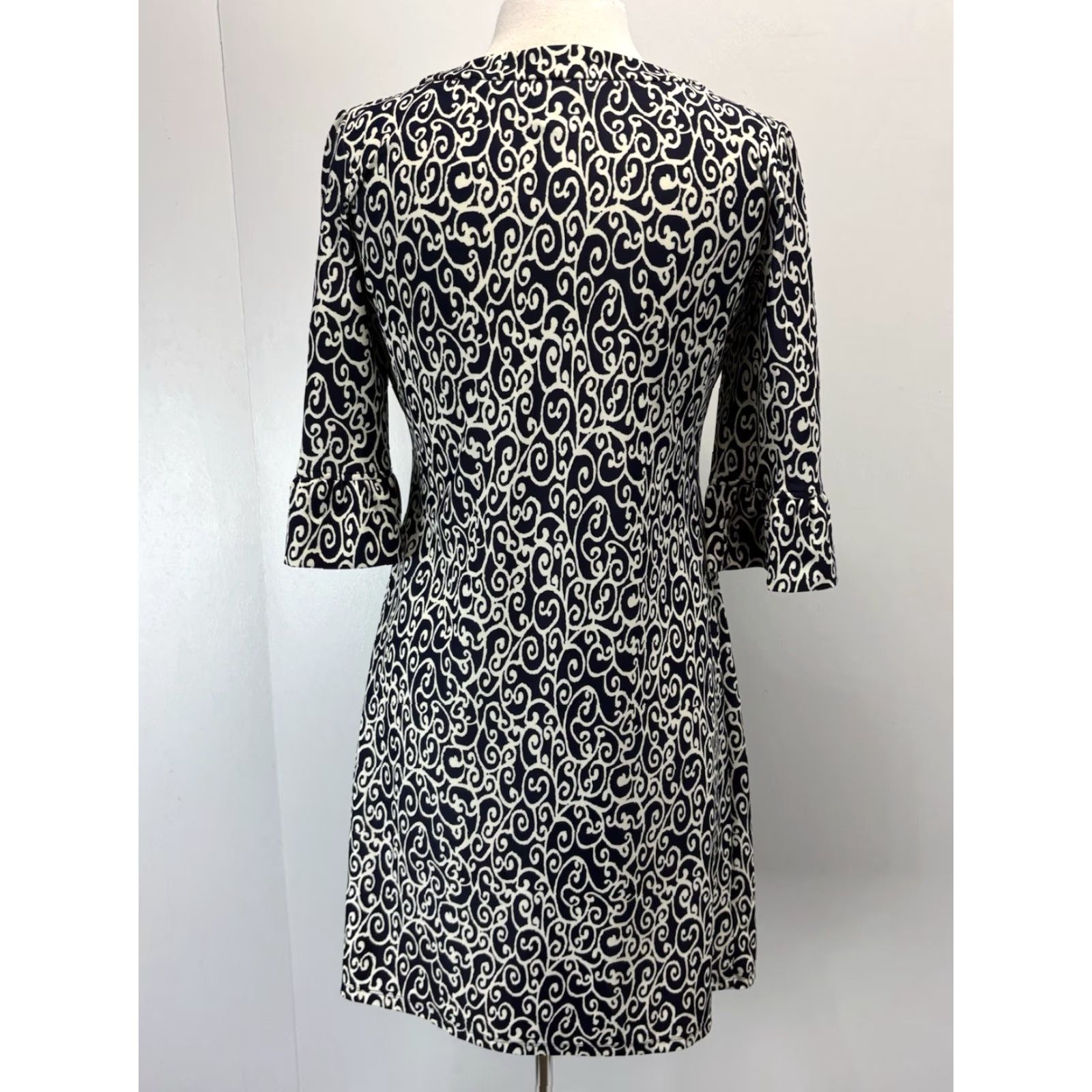 Vintage Jude Connally Dress Women's Medium A-Line Short Sleeve Pull-On Casual Party Travel Navy Ivory Stretch Size M / US 6-8 / IT 42-44 - 3 Thumbnail