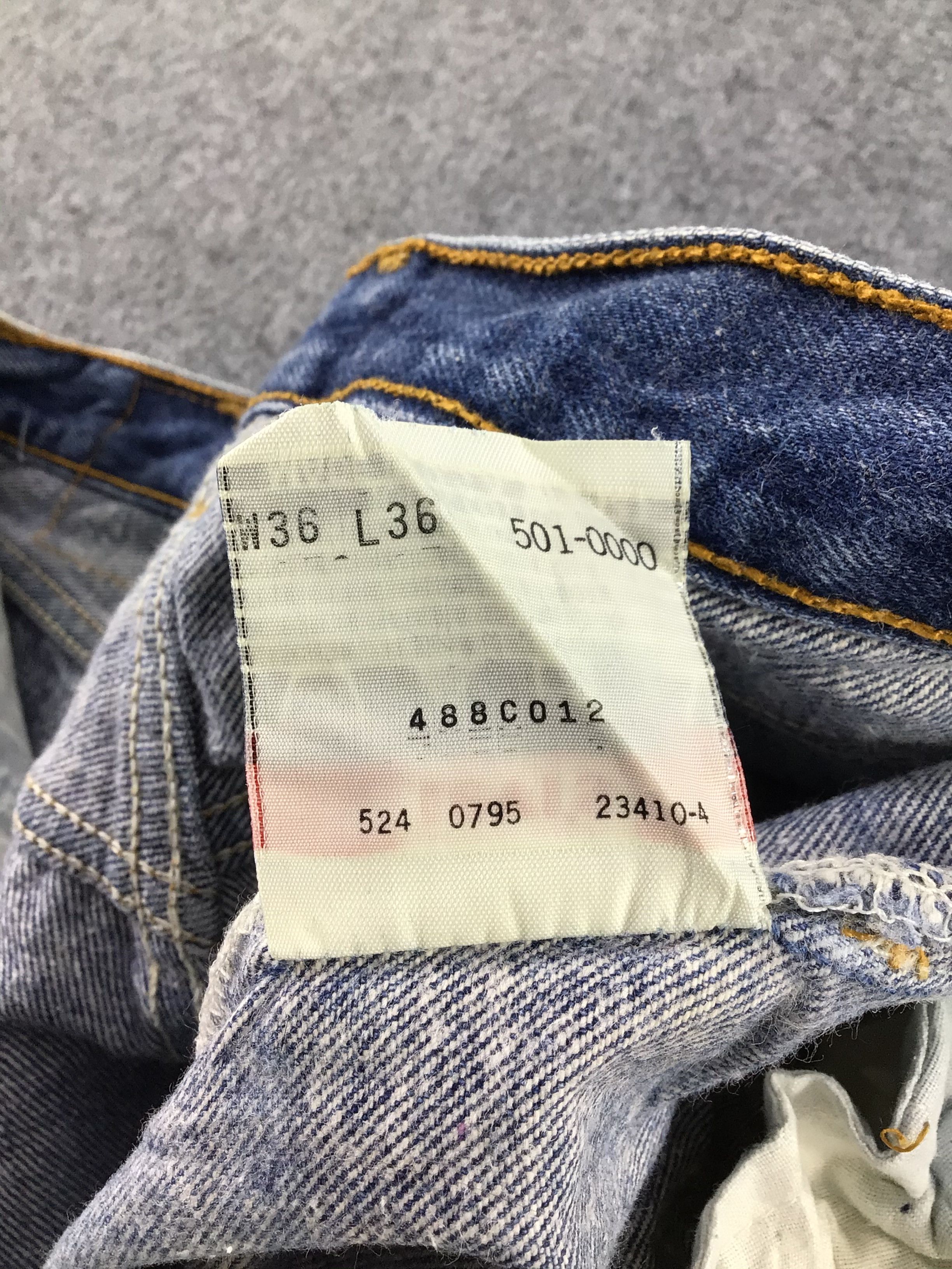Levi's Vintage 90s Levis 501 Jeans Faded Blue Denim KJ160 Size US 34 / EU 50 - 11 Thumbnail
