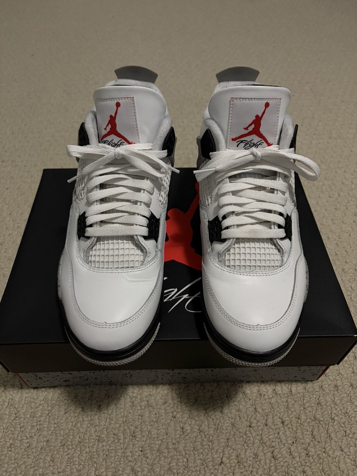 Jordan Brand Jordan 4 White Cements 2025 Size US 10.5 / EU 43-44 - 2 Thumbnail