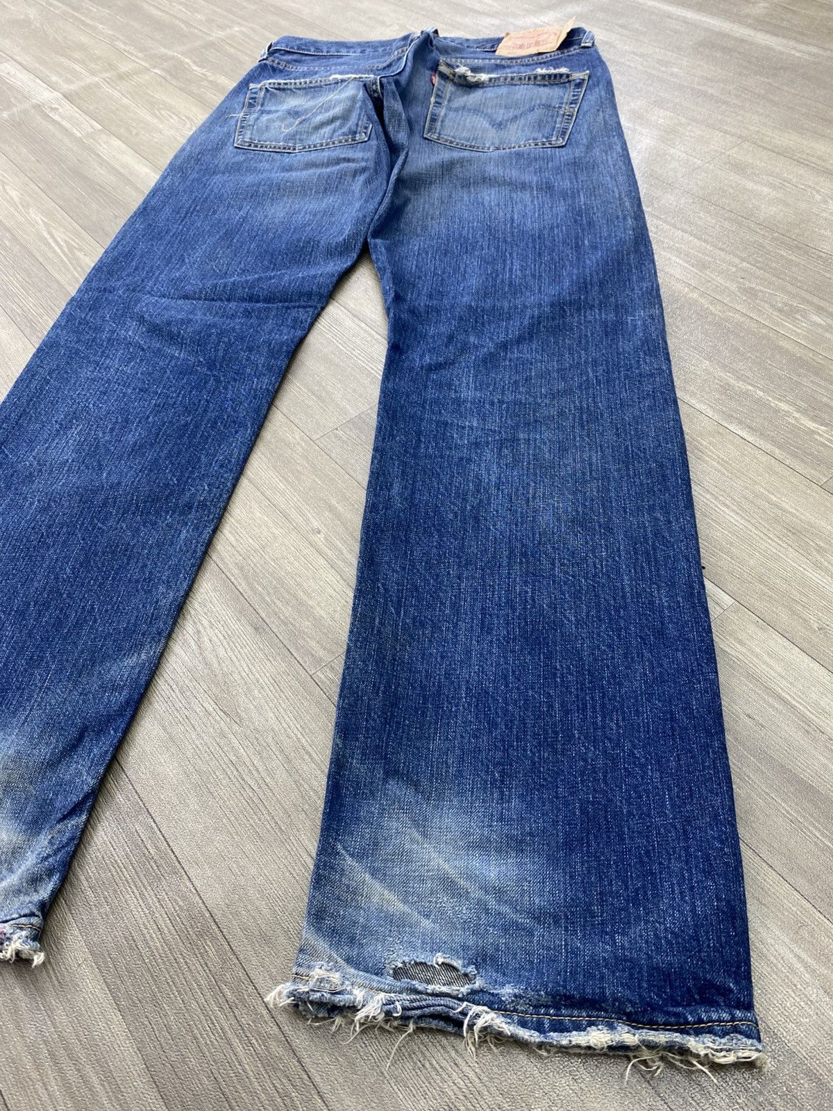 Levi's Vintage Clothing 00s Vintage Levis 501 Distressed Straight 32x33 Faded Jeans Size US 30 / EU 46 - 21 Thumbnail