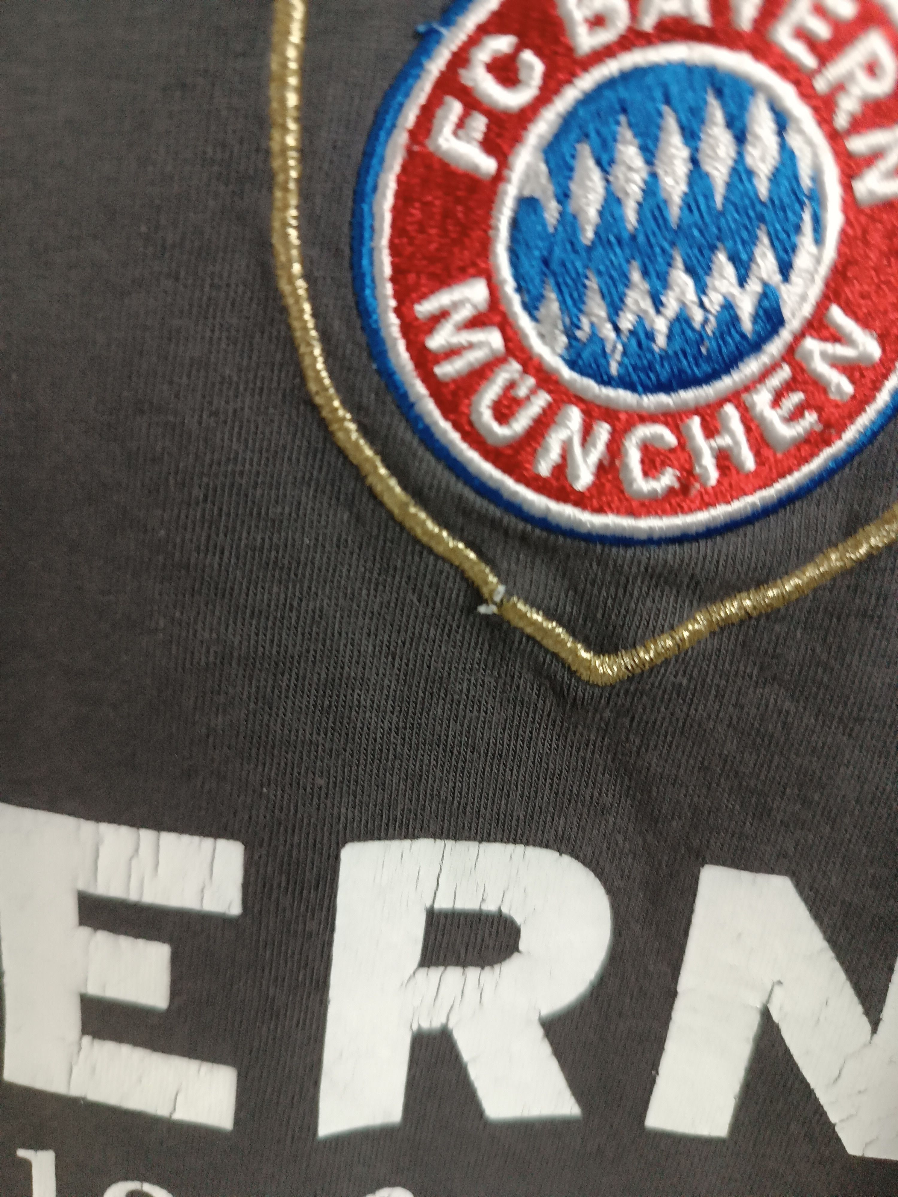 Vintage VINTAGE BAYERN MUNICH FCB FIFA SOCCER EPL VERY RARE Size US S / EU 44-46 / 1 - 13 Thumbnail