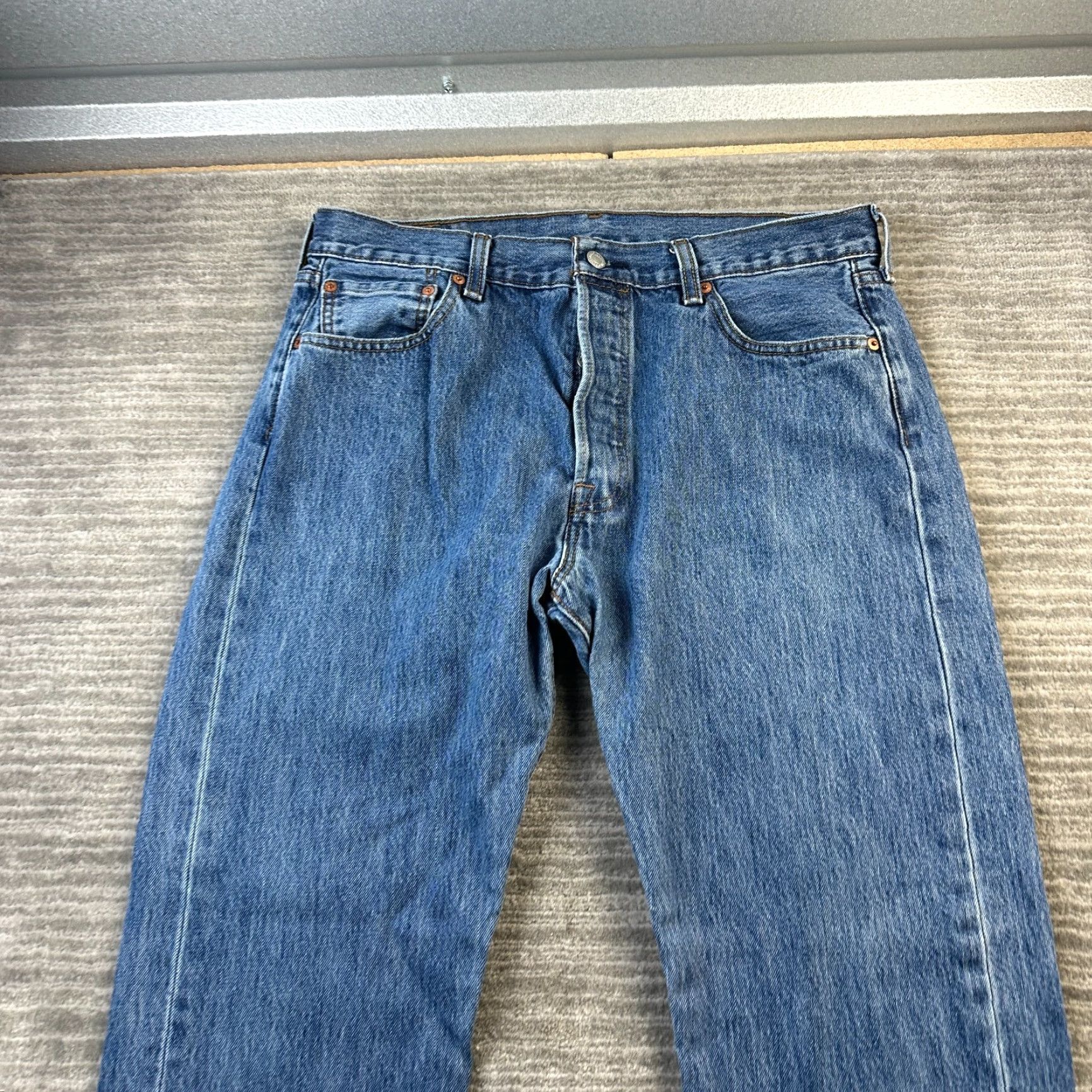Levi's VINTAGE Levi's 501 Jeans Mens 36x30 Blue Denim Straight 5-Pocket Regular Fit Casual 90s Mens Size US 36 / EU 52 - 3 Thumbnail