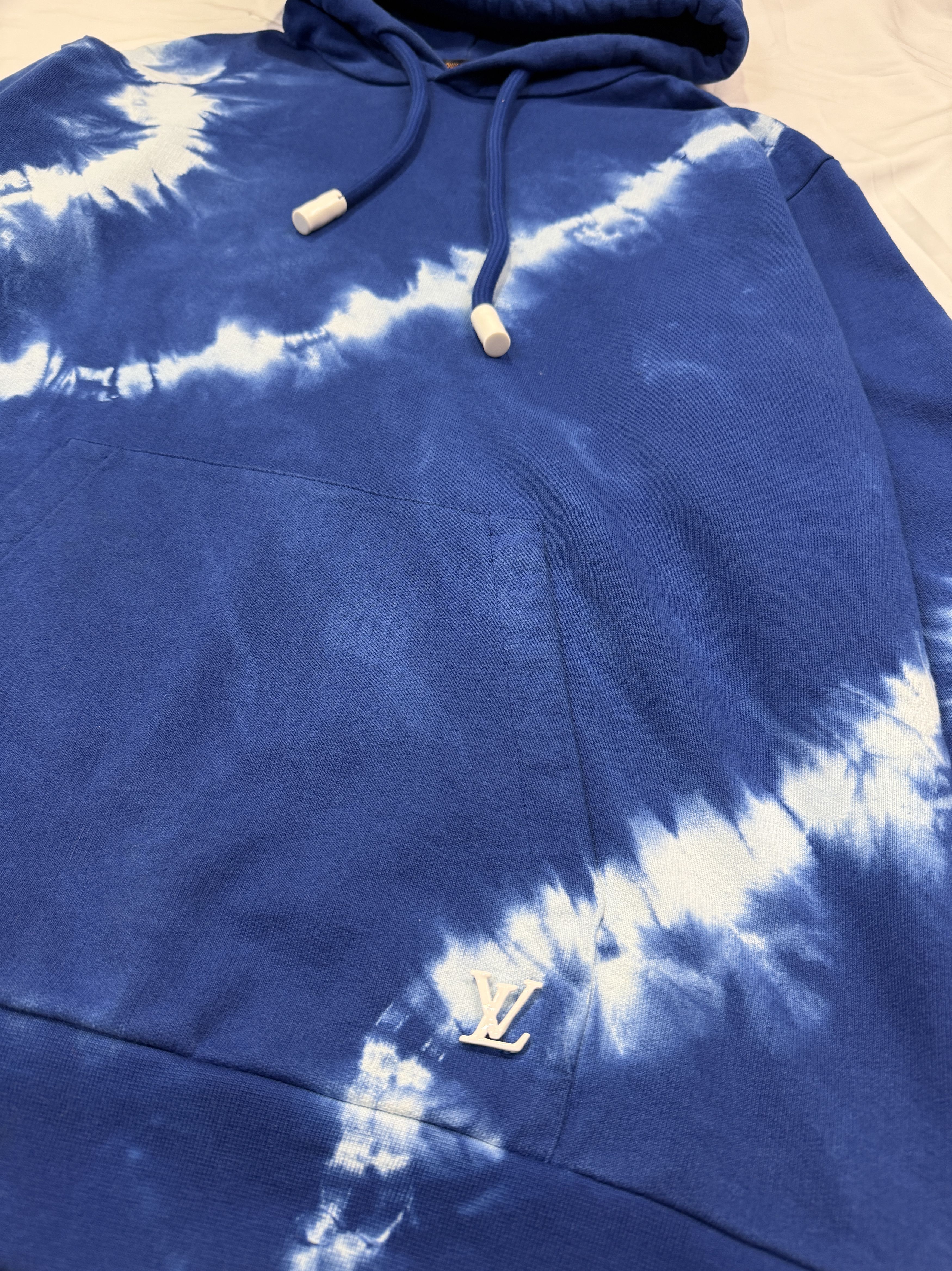 Louis Vuitton Louis Vuitton LV Tie Dye Blue Hoodie Size US L / EU 52-54 / 3 - 3 Thumbnail