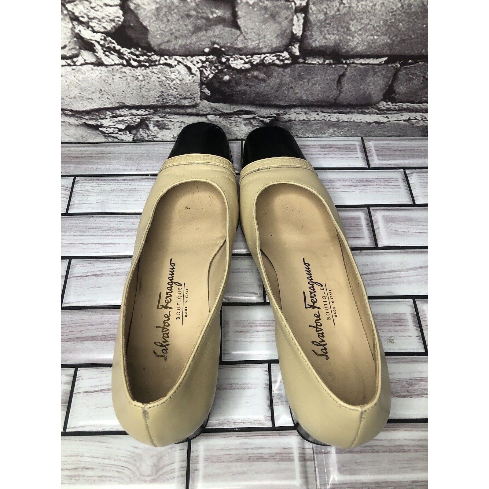 Salvatore Ferragamo Salvatore Ferragamo Marissa Nude Leather Black Cap Toe Pumps Size US 8.5 / IT 38.5 - 5 Thumbnail