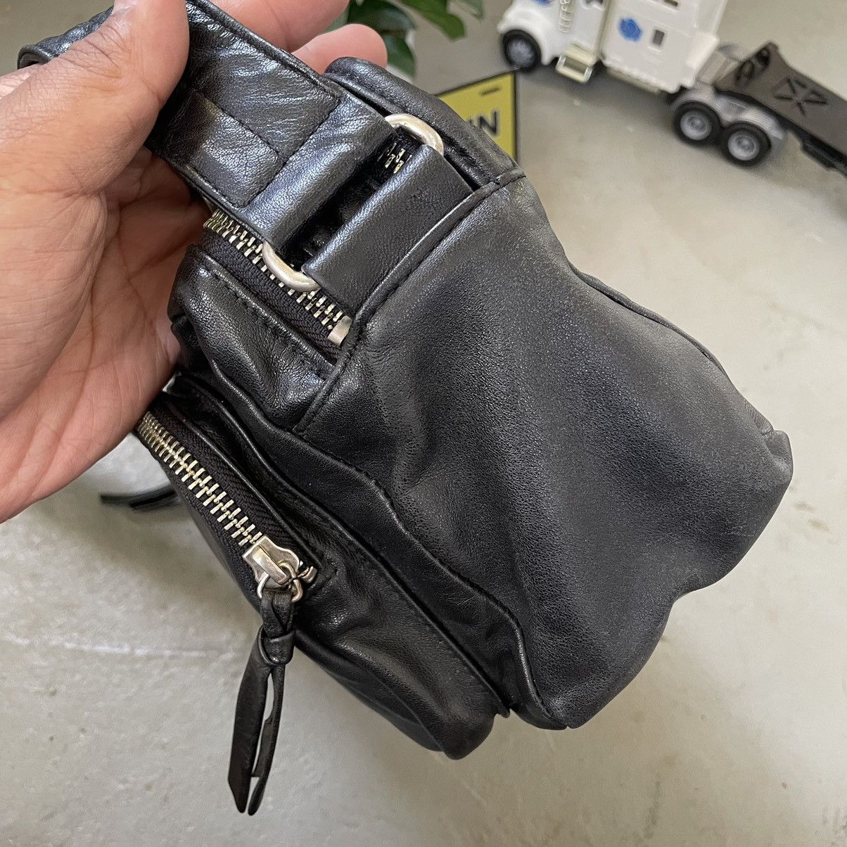 Club Monaco CLUB MONACO TWIN POCKET LEATHER CROSSBODY BAG Size ONE SIZE - 5 Thumbnail