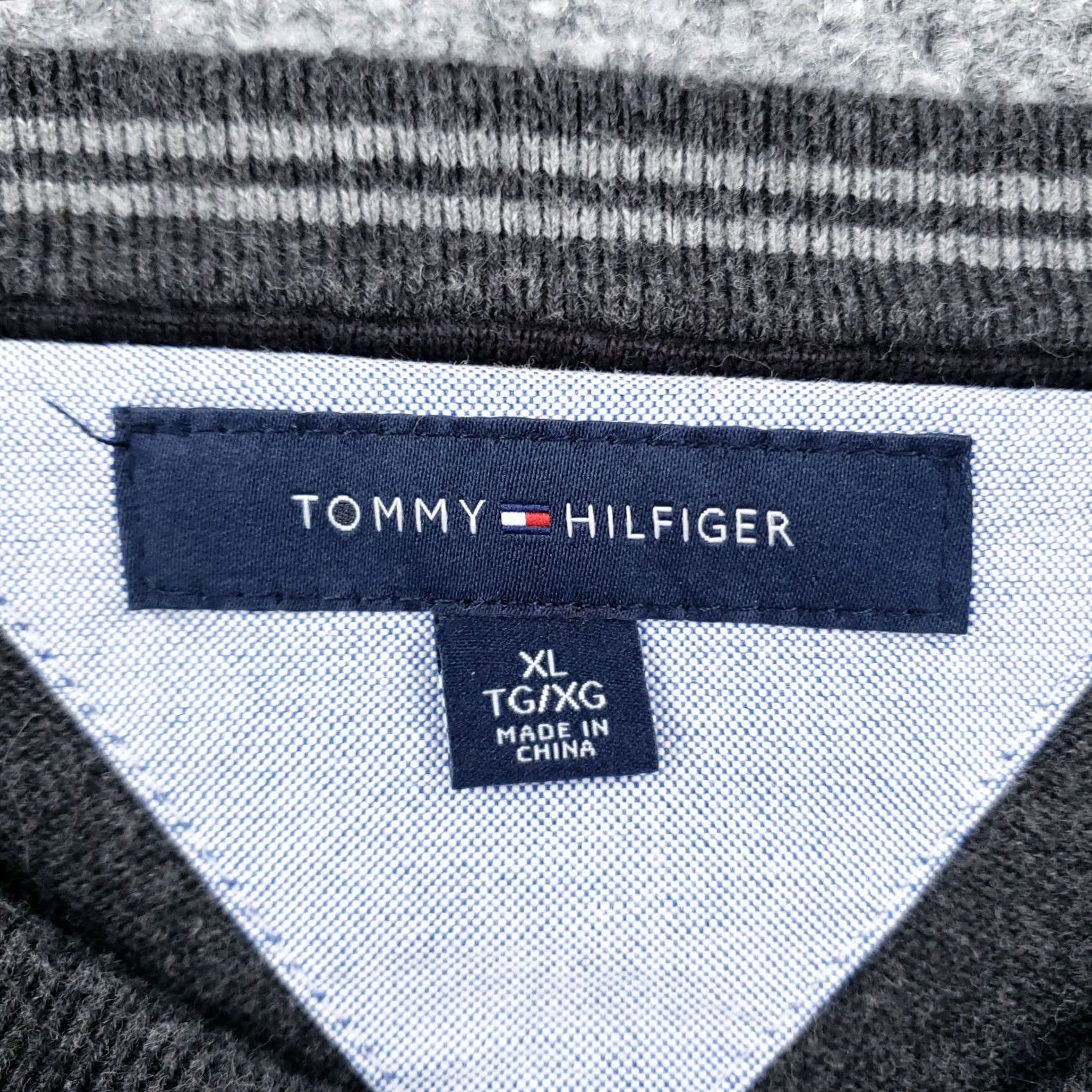 Tommy Hilfiger Tommy Hilfiger Sweater Mens XL Gray Pullover V-Neck Long Sleeve Cotton Knit Size US XL / EU 56 / 4 - 3 Thumbnail